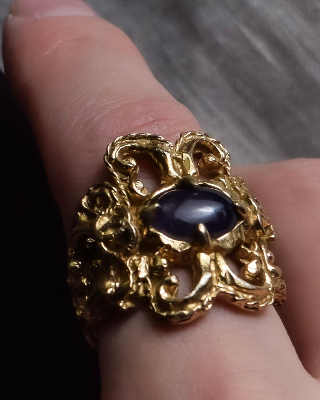 "CHANEL" 90's Baroque carving design gold ring