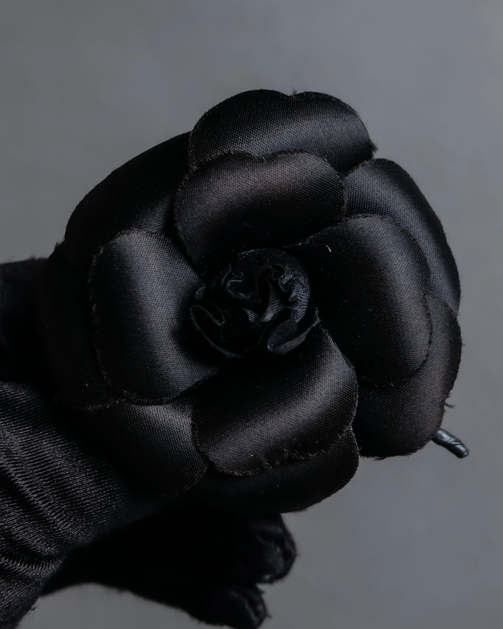 "CHANEL" Black camellia motif brooch