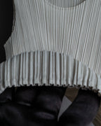 "PLEATS PLEASE ISSEY MIYAKE" Off-white tank top