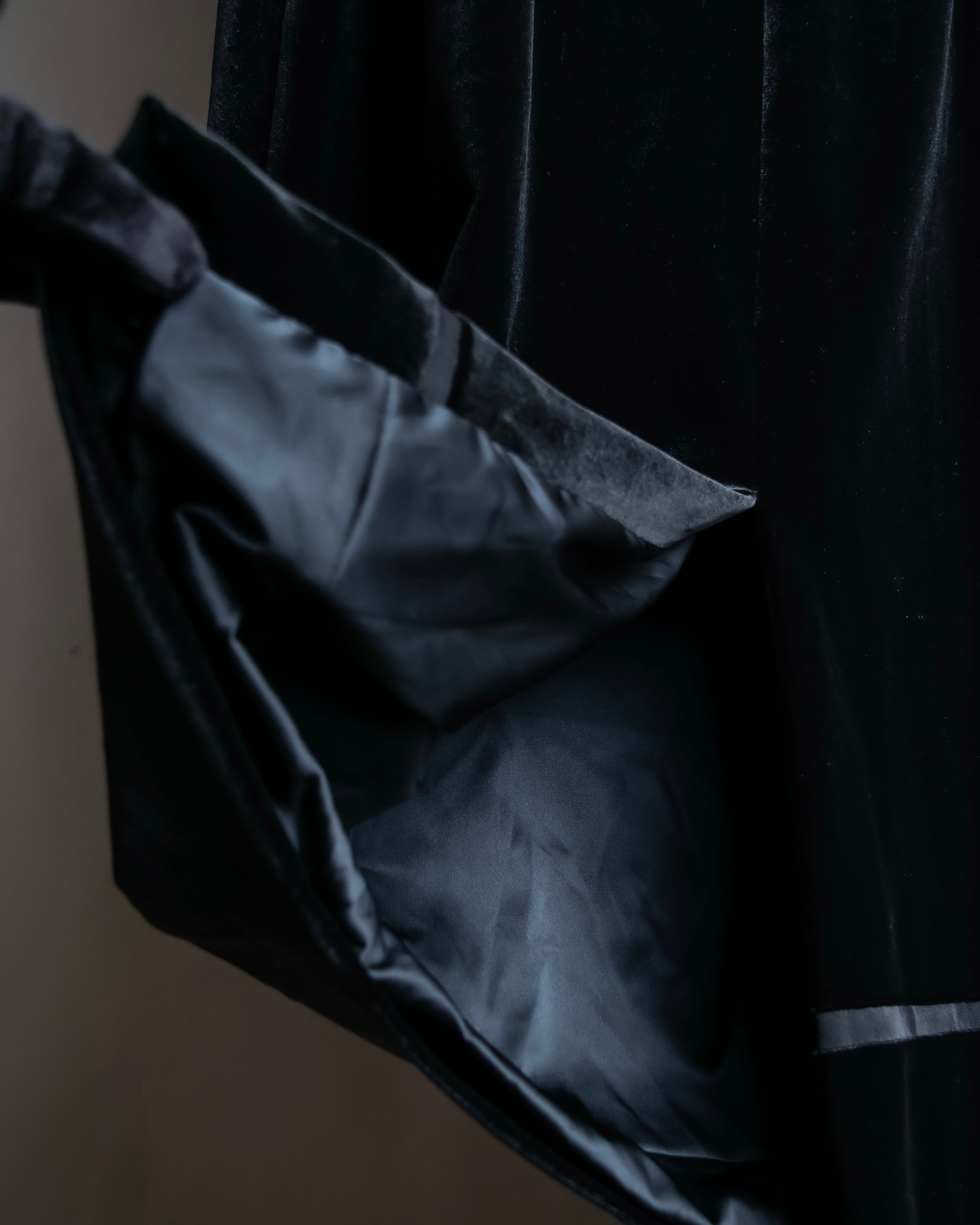 "GIORGIO ARMANI" Cross satin detail velvet straight skirt