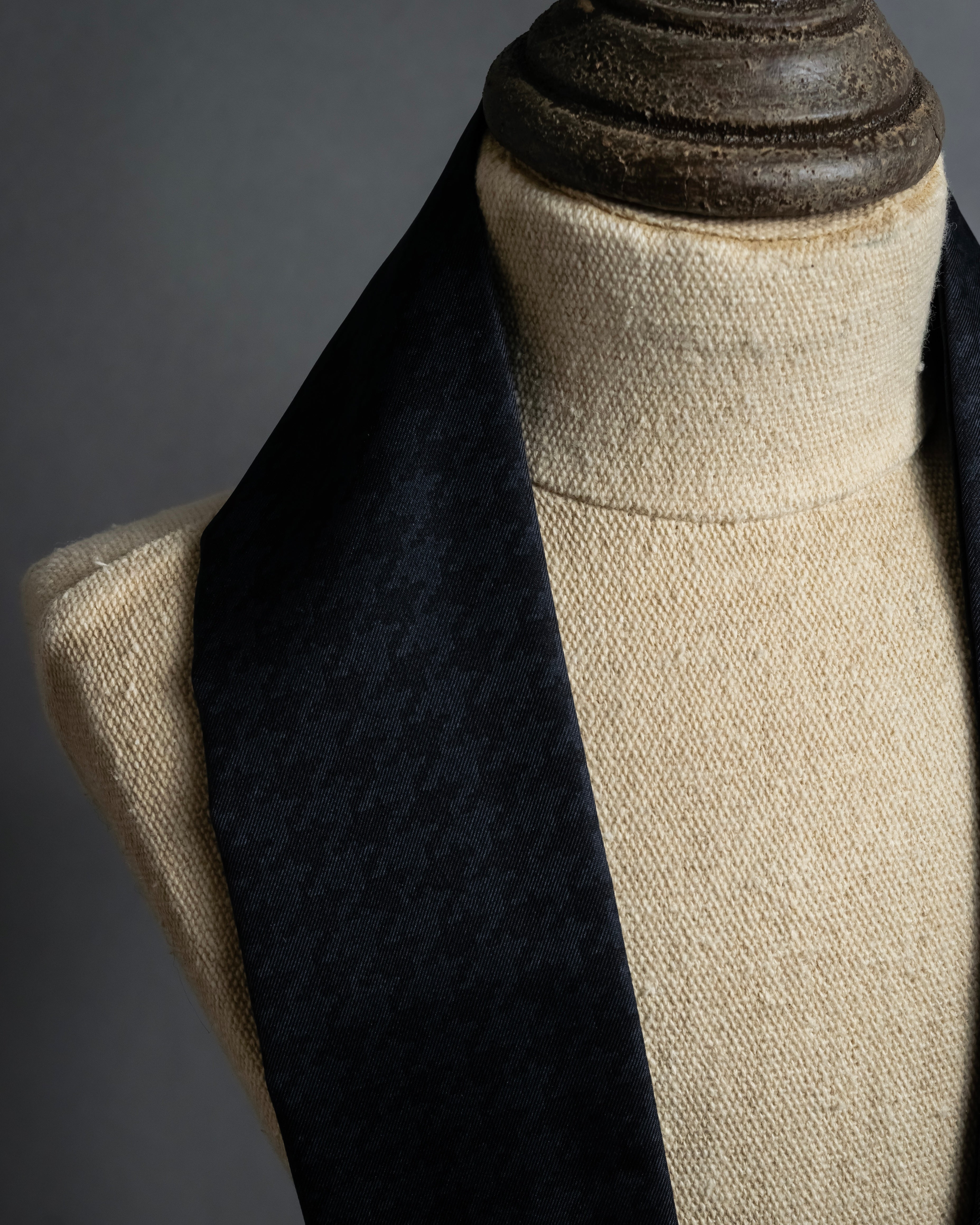 -MOOD Christmas Collection-
"Dior" Classic houndstooth pattern Mitza scarf