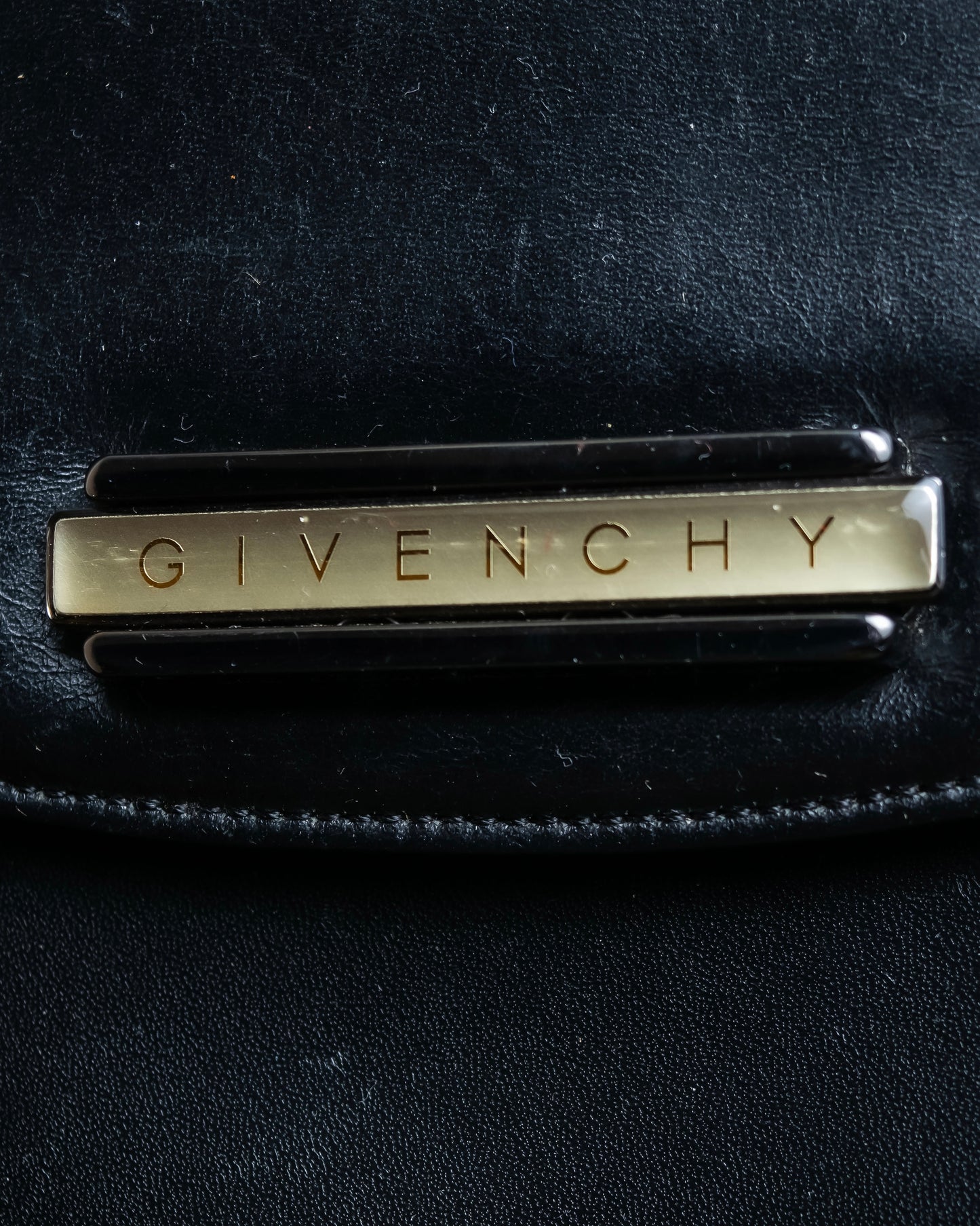 "GIVENCHY" Trapezoid design one handle design leather bag