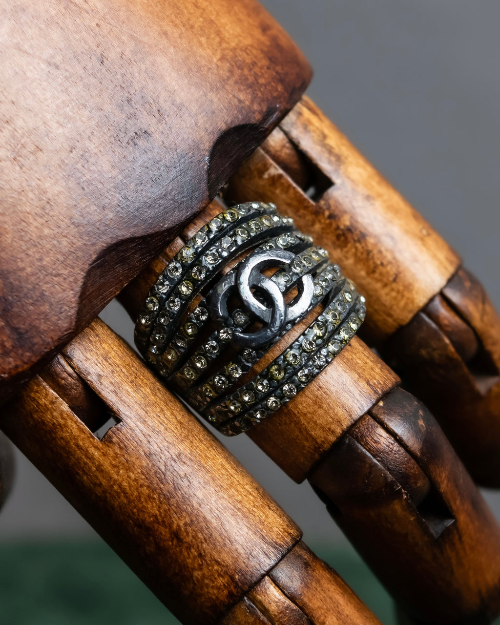 "CHANEL" 97AW Karl Lagerfeld double C logo rhinestone design ring