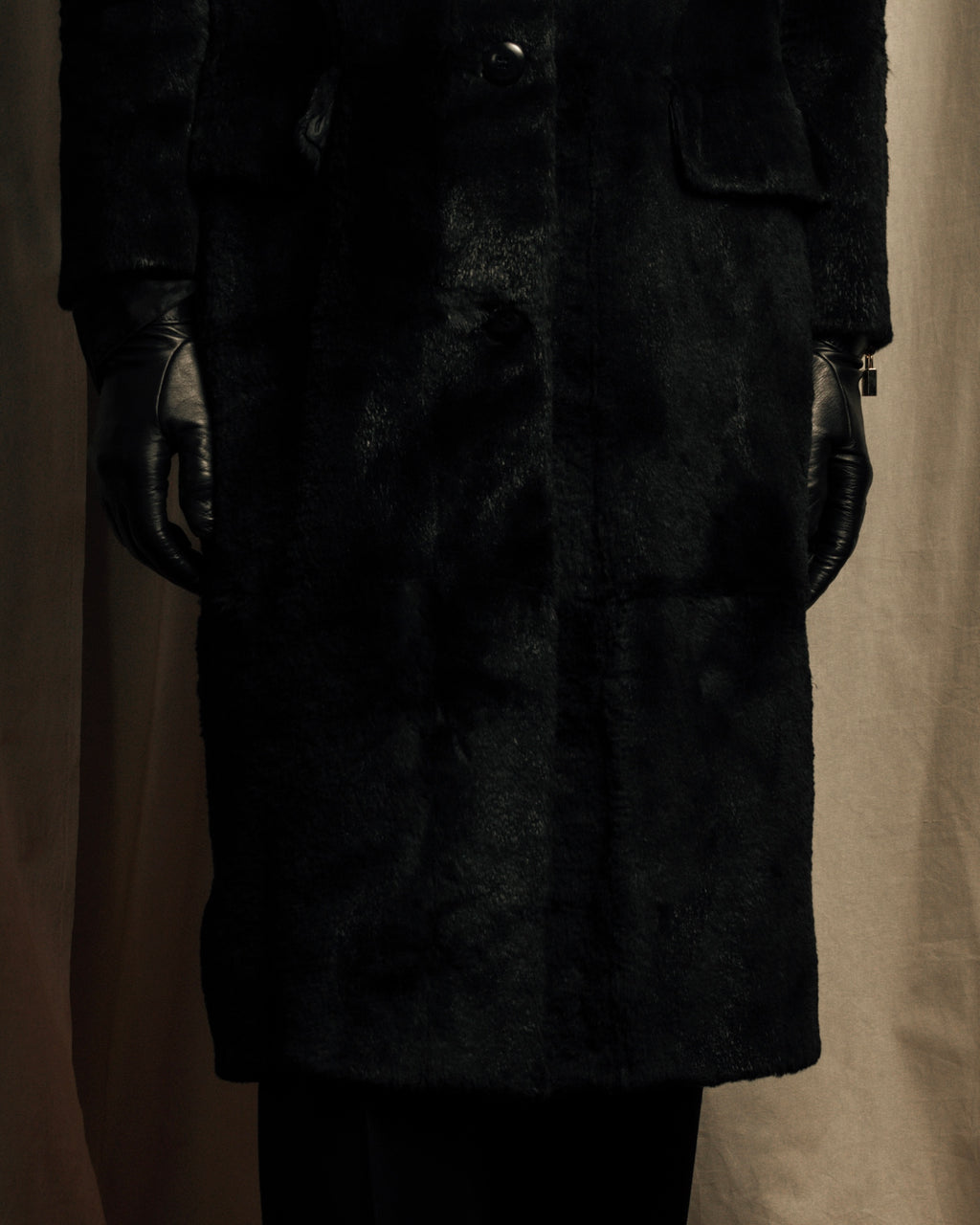 -SPECIAL- "Salvatore Ferragamo"
90's-00's A neat silhouette 100% lapin fur coat