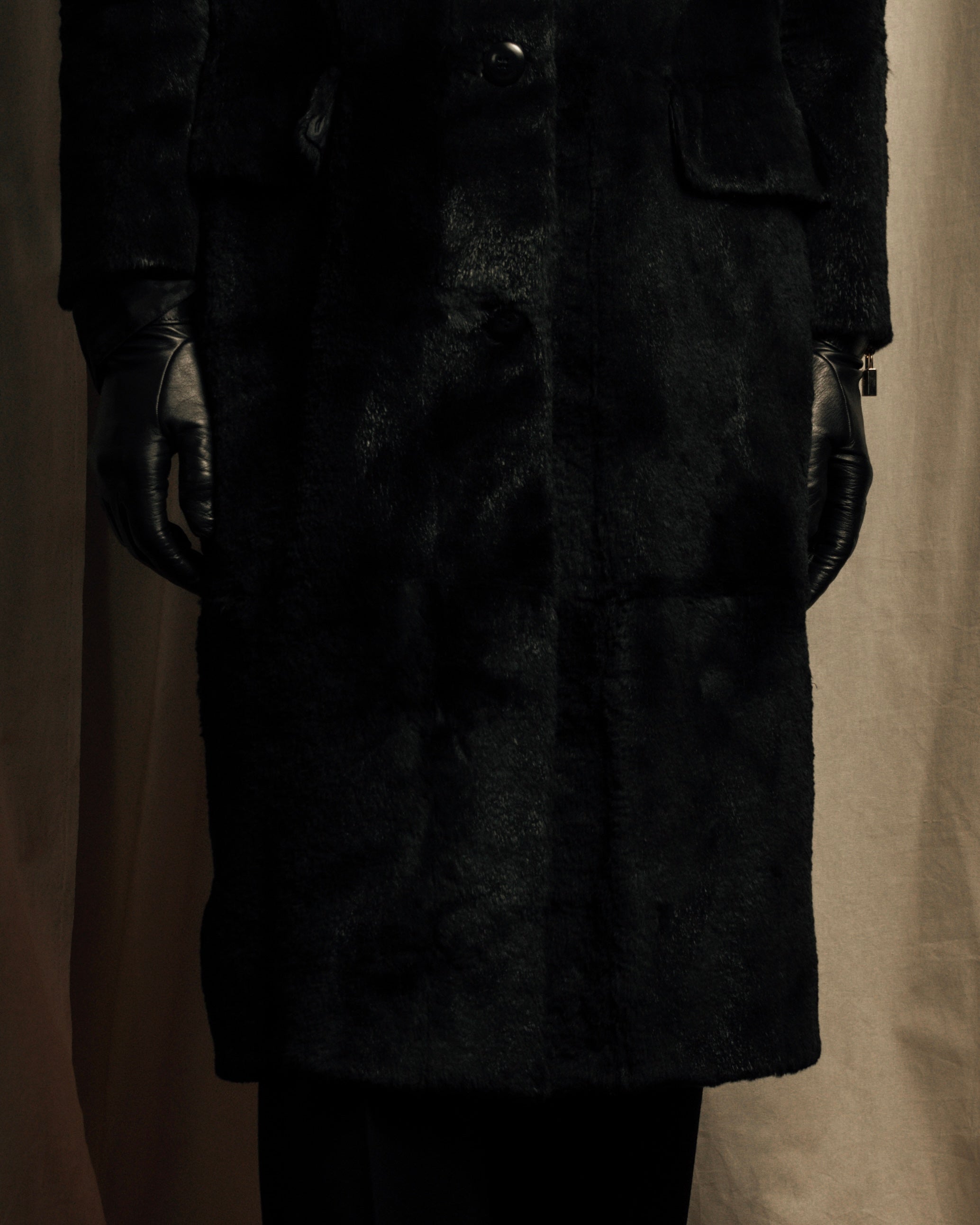 -SPECIAL- "Salvatore Ferragamo"
90's-00's A neat silhouette 100% lapin fur coat