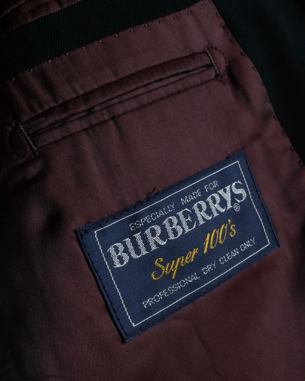 "Burberrys" Peaked lapel designed single 3B tailored jacket setup