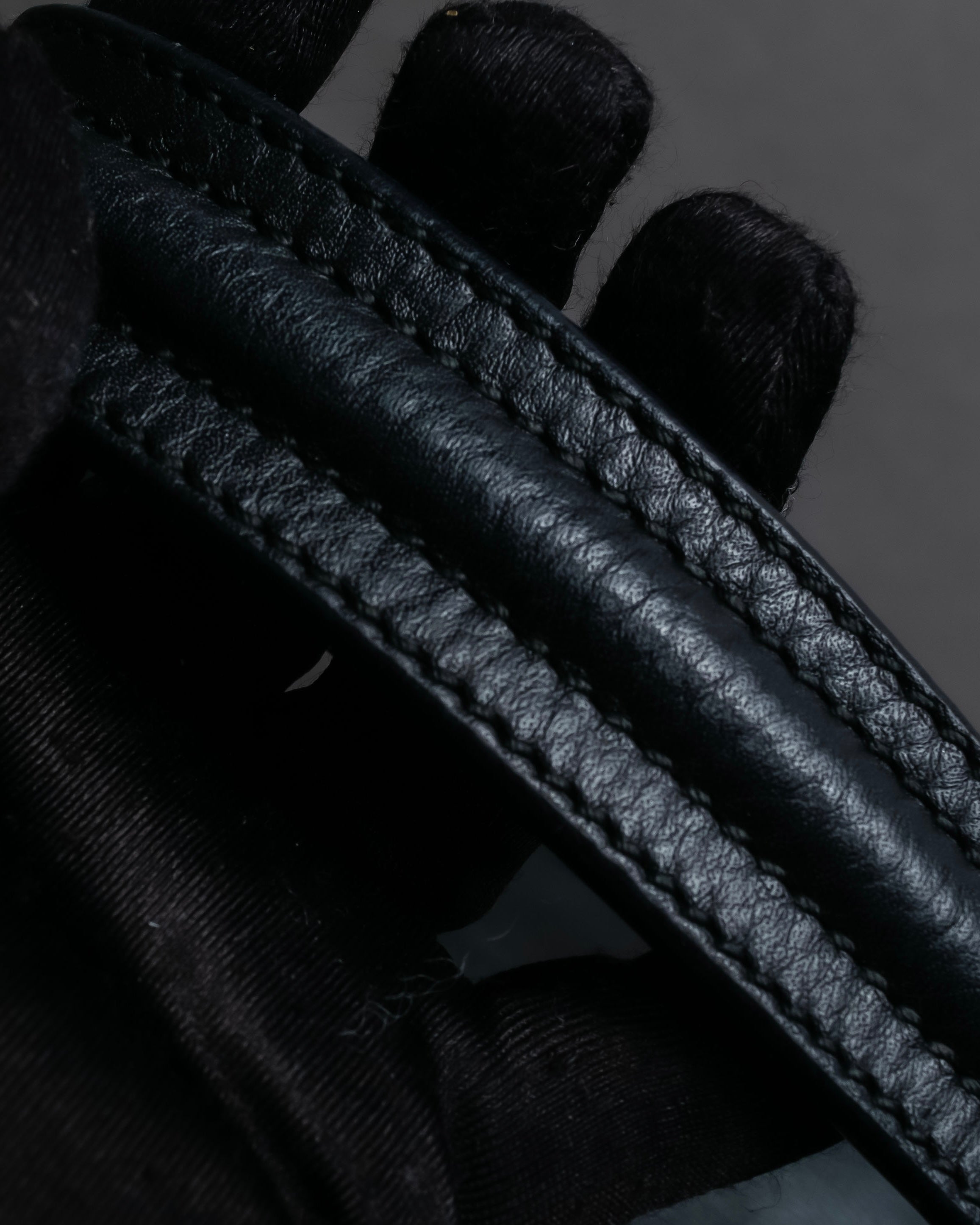 "YVES SAINT LAURENT" Silver parts design Muse toe leather bag