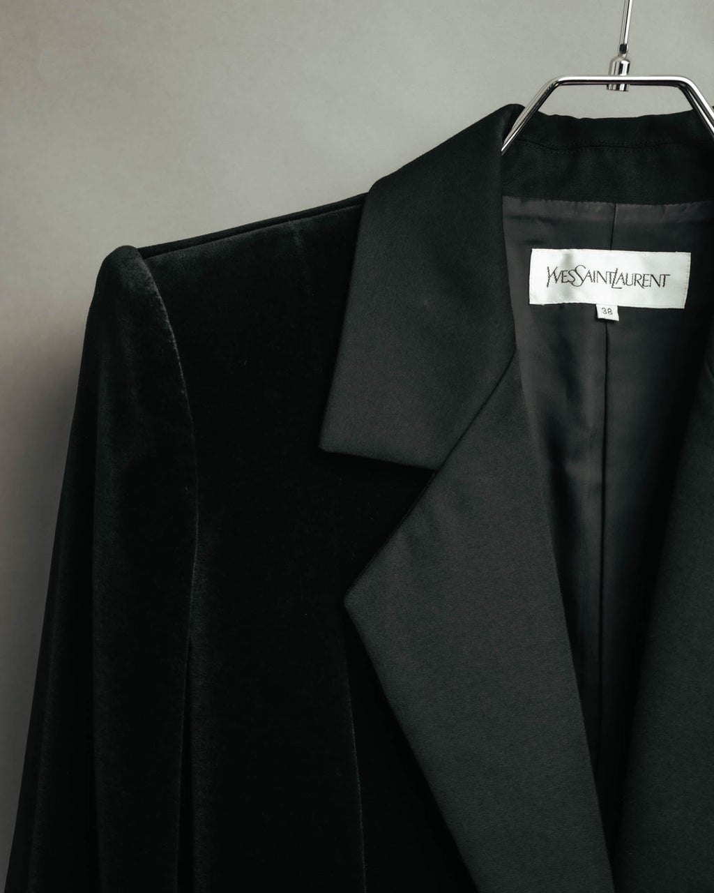 –SPECIAL– “Yves Saint Laurent” 90’s-00’s Velvet tuxedo tailored jacket