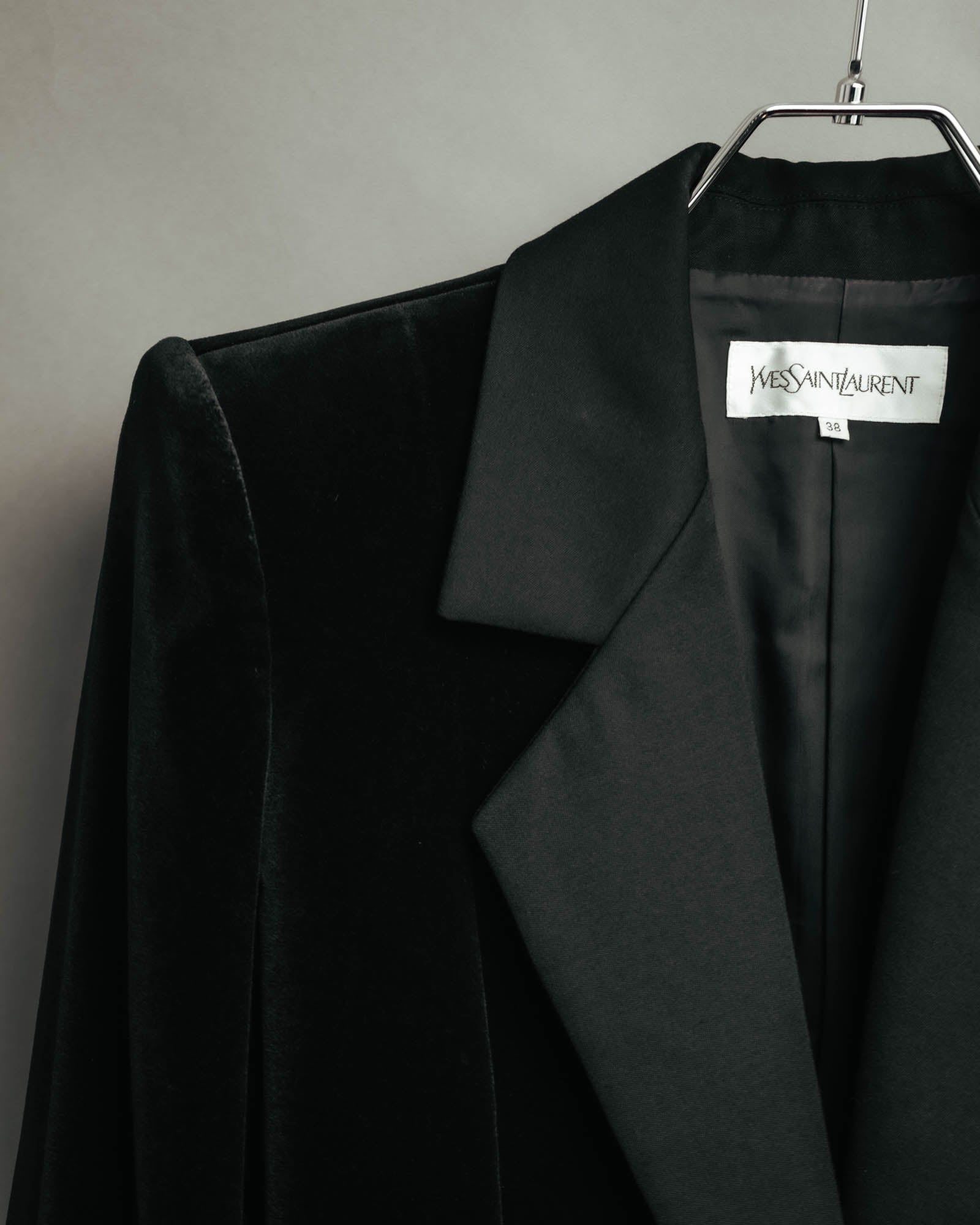 –SPECIAL– “Yves Saint Laurent” 90’s-00’s Velvet tuxedo tailored jacket