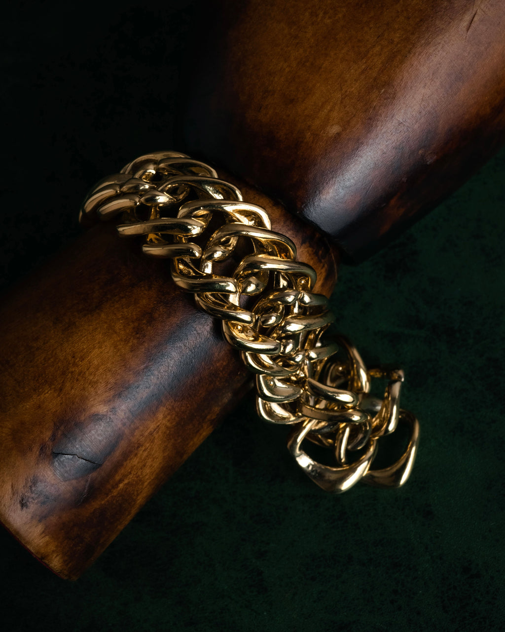 –SPECIAL– “Yves Saint Laurent” 90’s sculptural chain bracelet