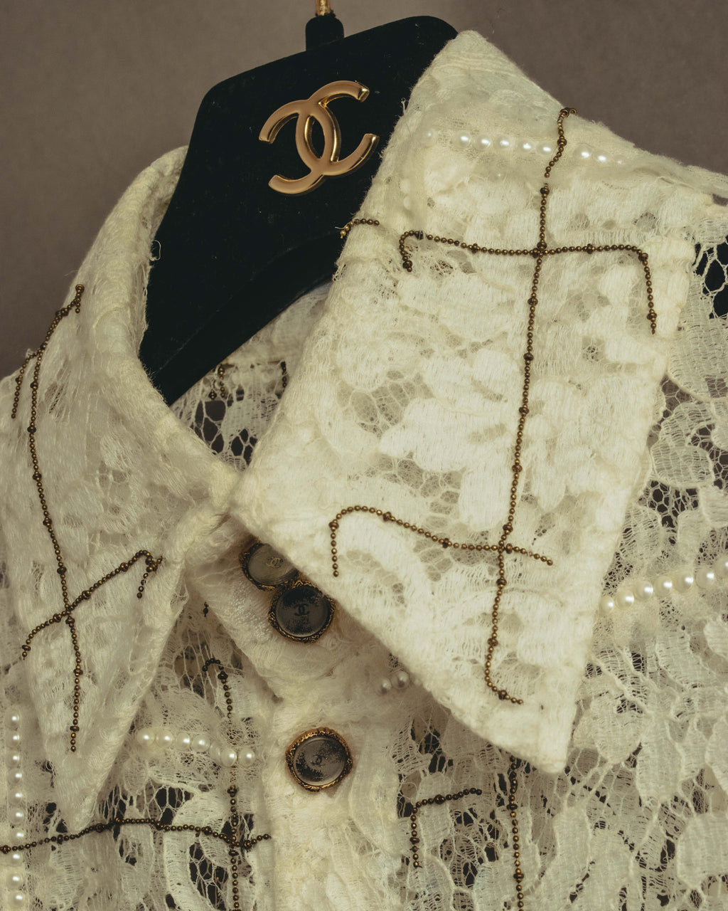 -SPECIAL- "CHANEL" 10's-20's Embellished floral lace and pearl check oversized shirt