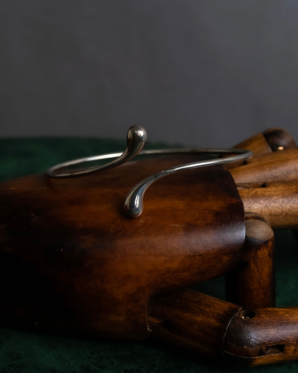 "Tiffany&Co" Elsa Peretti teardrop silver bangle