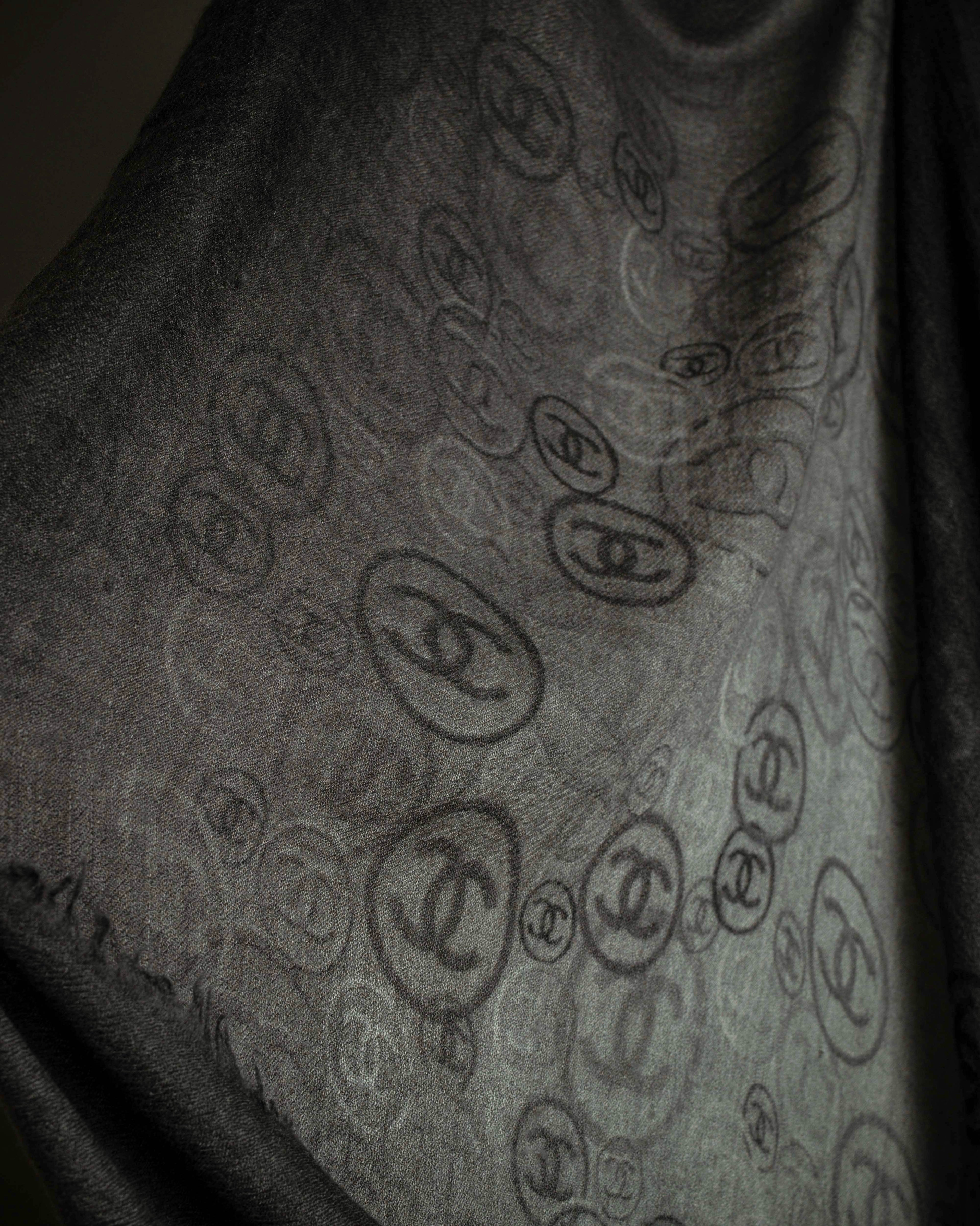 "CHANEL" Logo engraved design cashmere super large stole