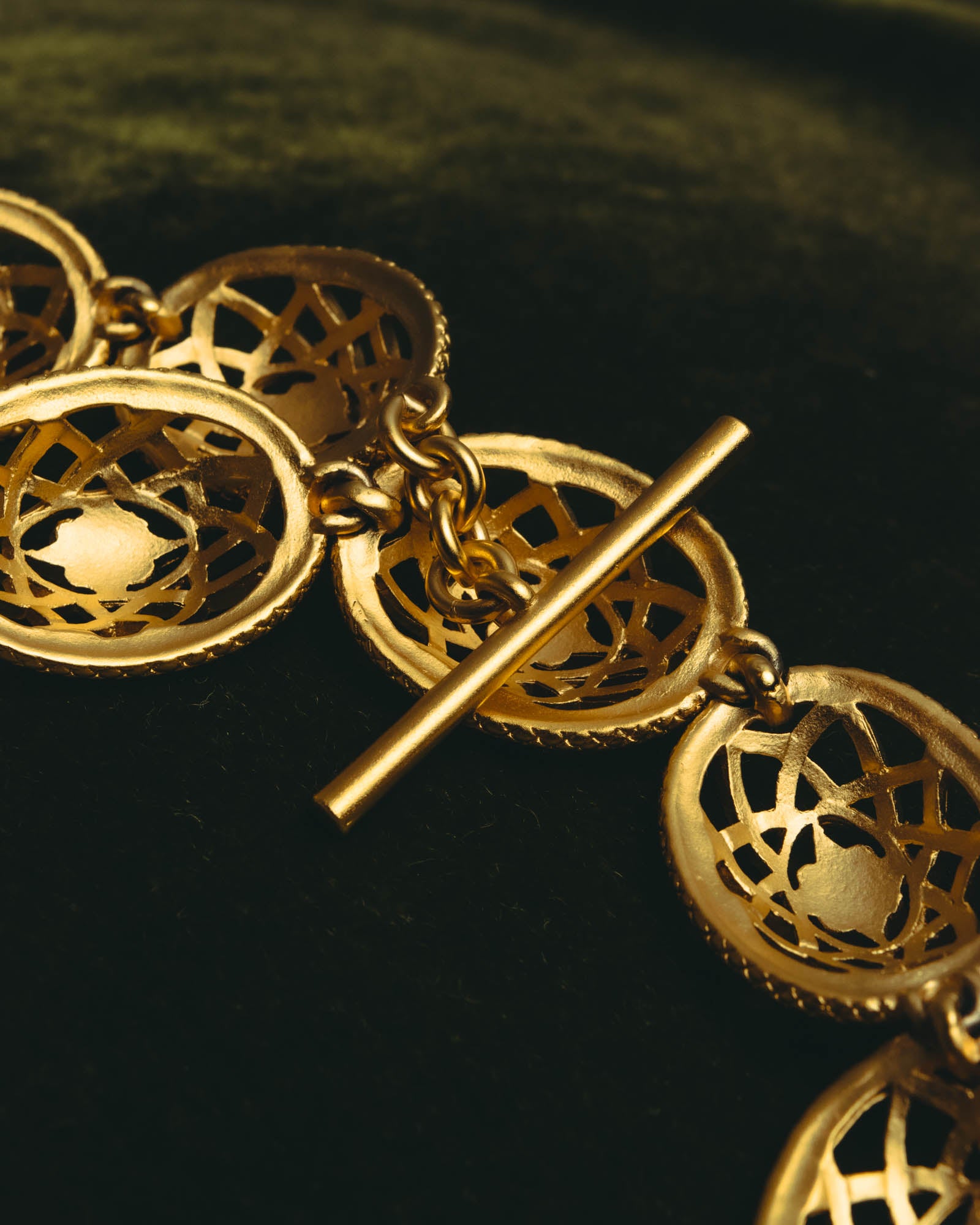 “Nina Ricci” 80’s-90’s floral openwork link necklace