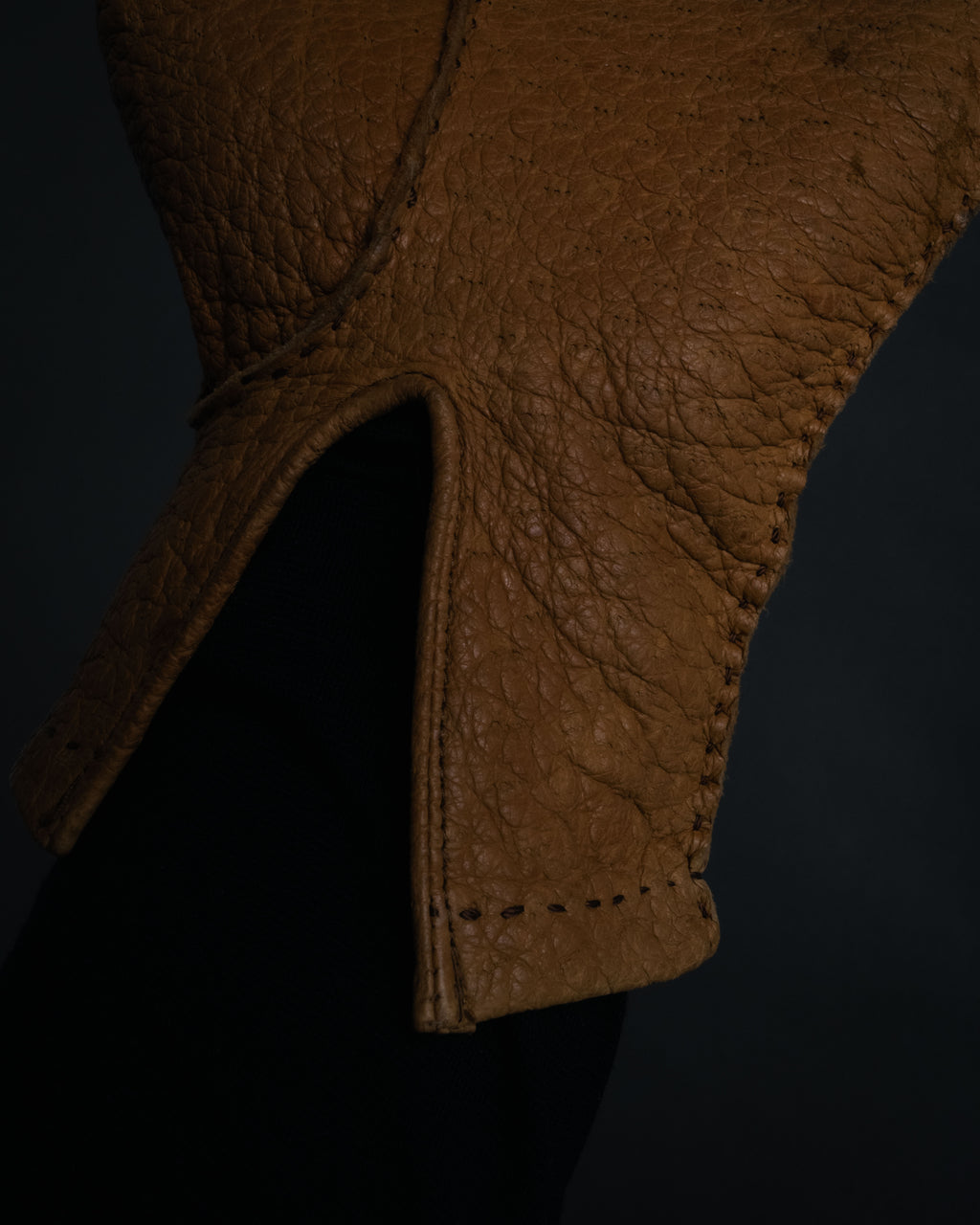 “Yves Saint Laurent” 80’s-90’s Hand-stitched peccary leather gloves