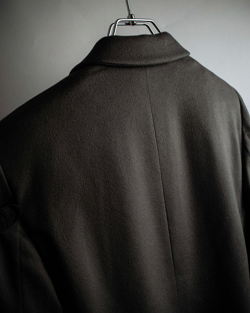 "ARMANI COLLEZIONI" Sharp peak lapel 100% cashmere tailored jacket