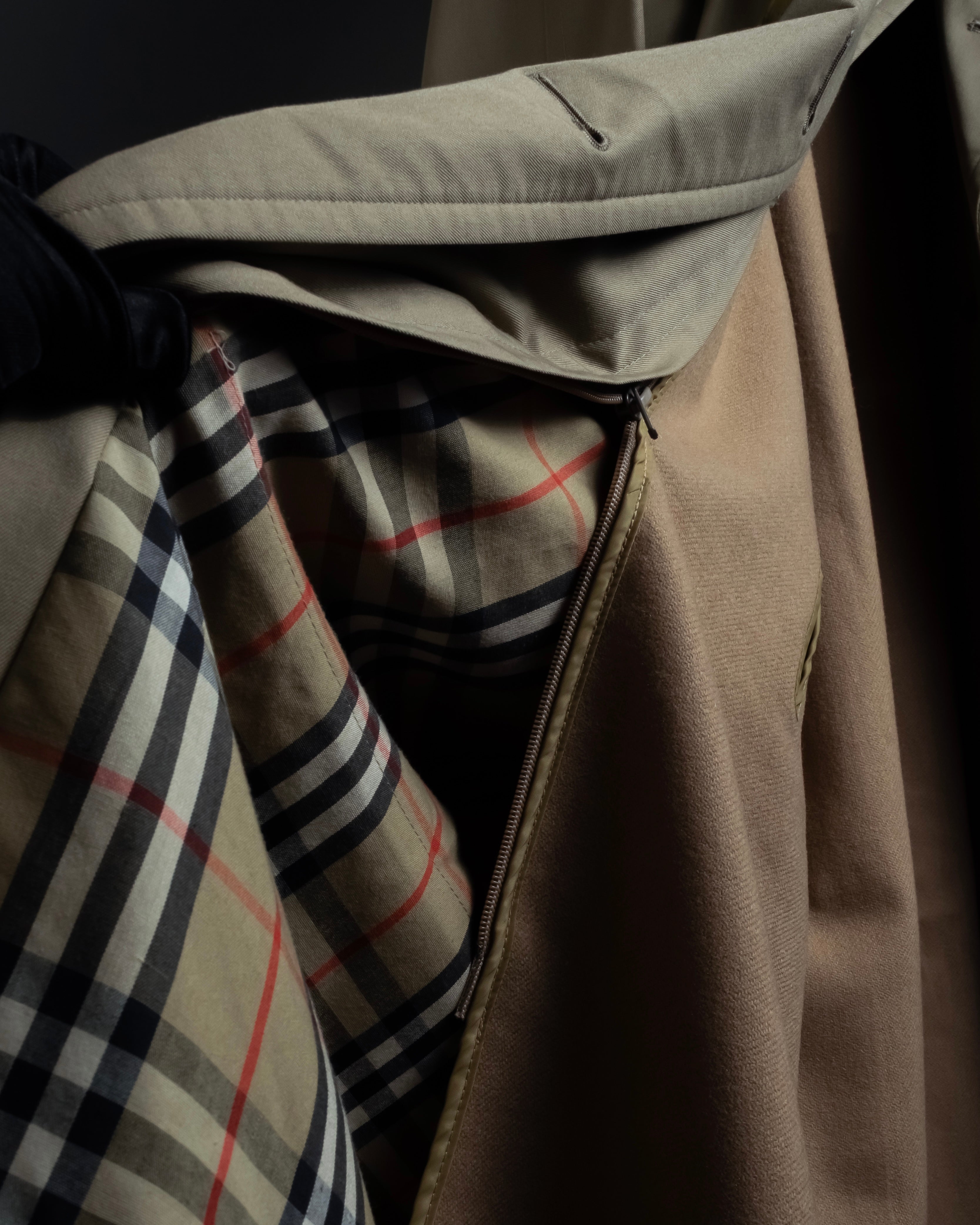 "BURBERRYS" Traditional detail double-breasted stand color trench coat