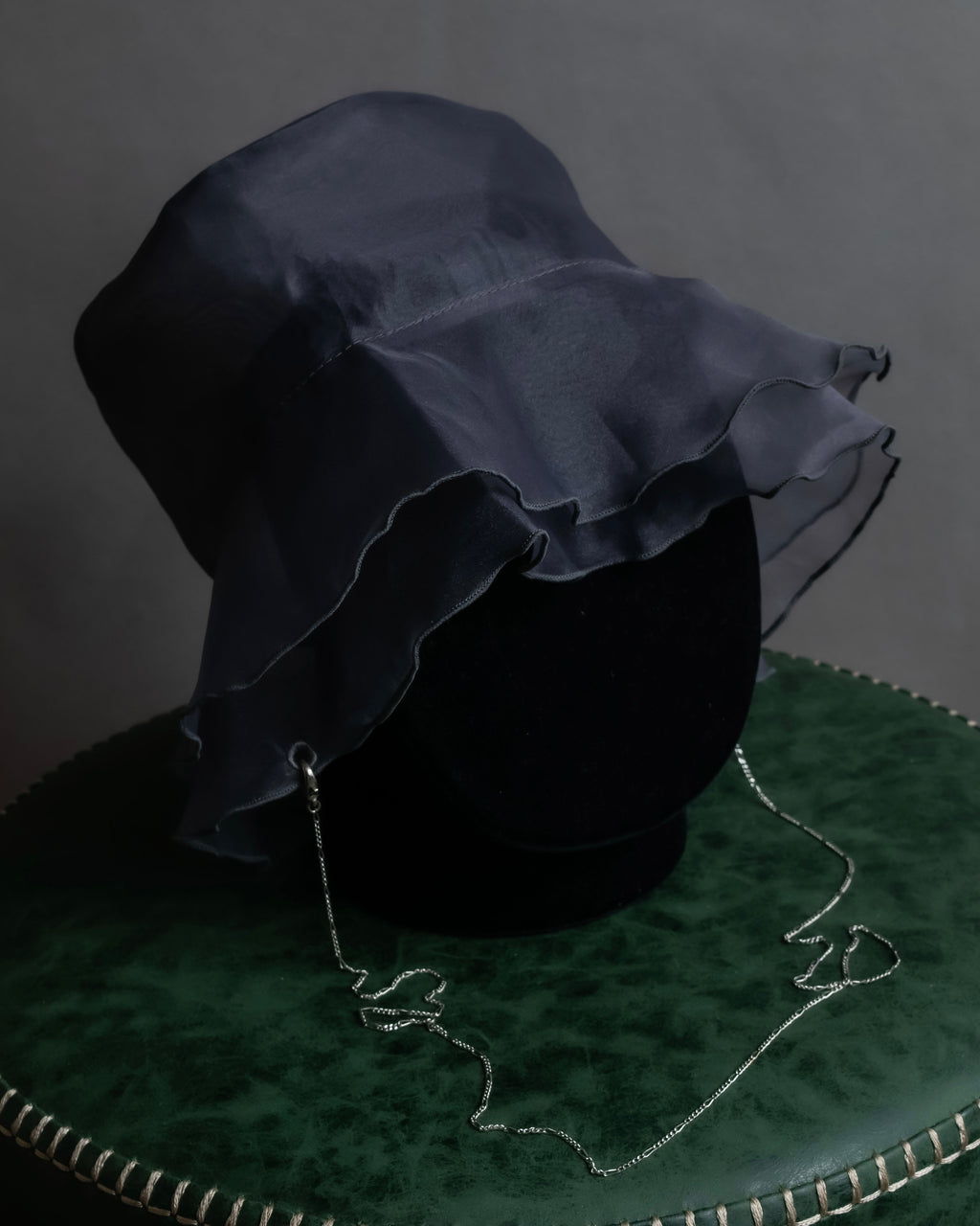 "LIMI feu " Chain docking organza bucket hat