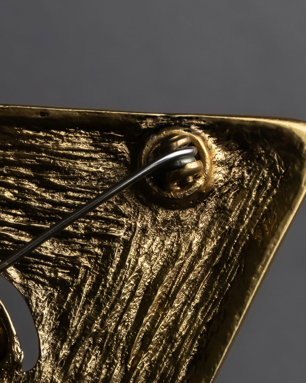 "YVES SAINT LAURENT" Granular texture diamond gold brooch