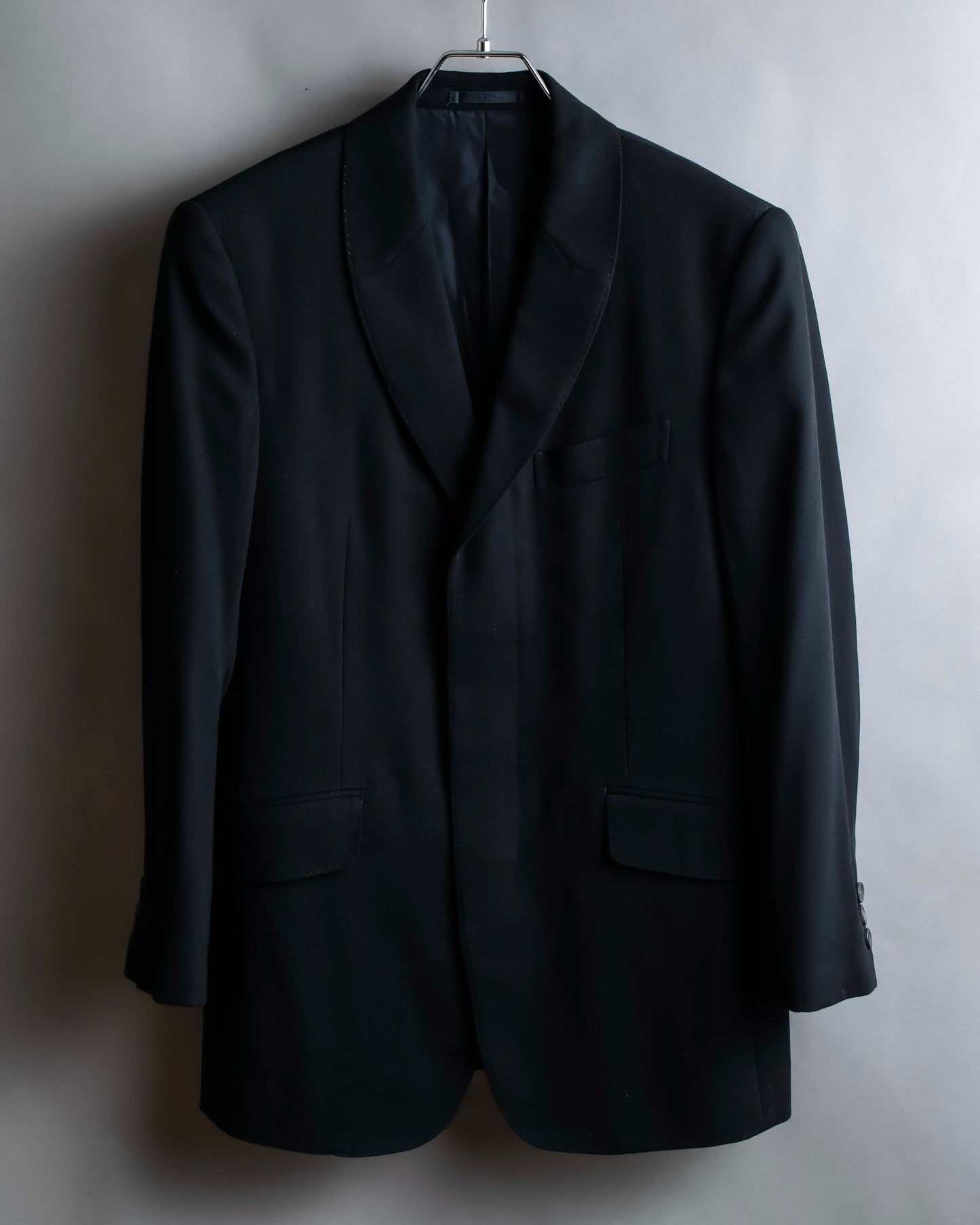 "ISSEY MIYAKE MEN" Shawl collar tailored jacket and two pleat tapered slacks set up