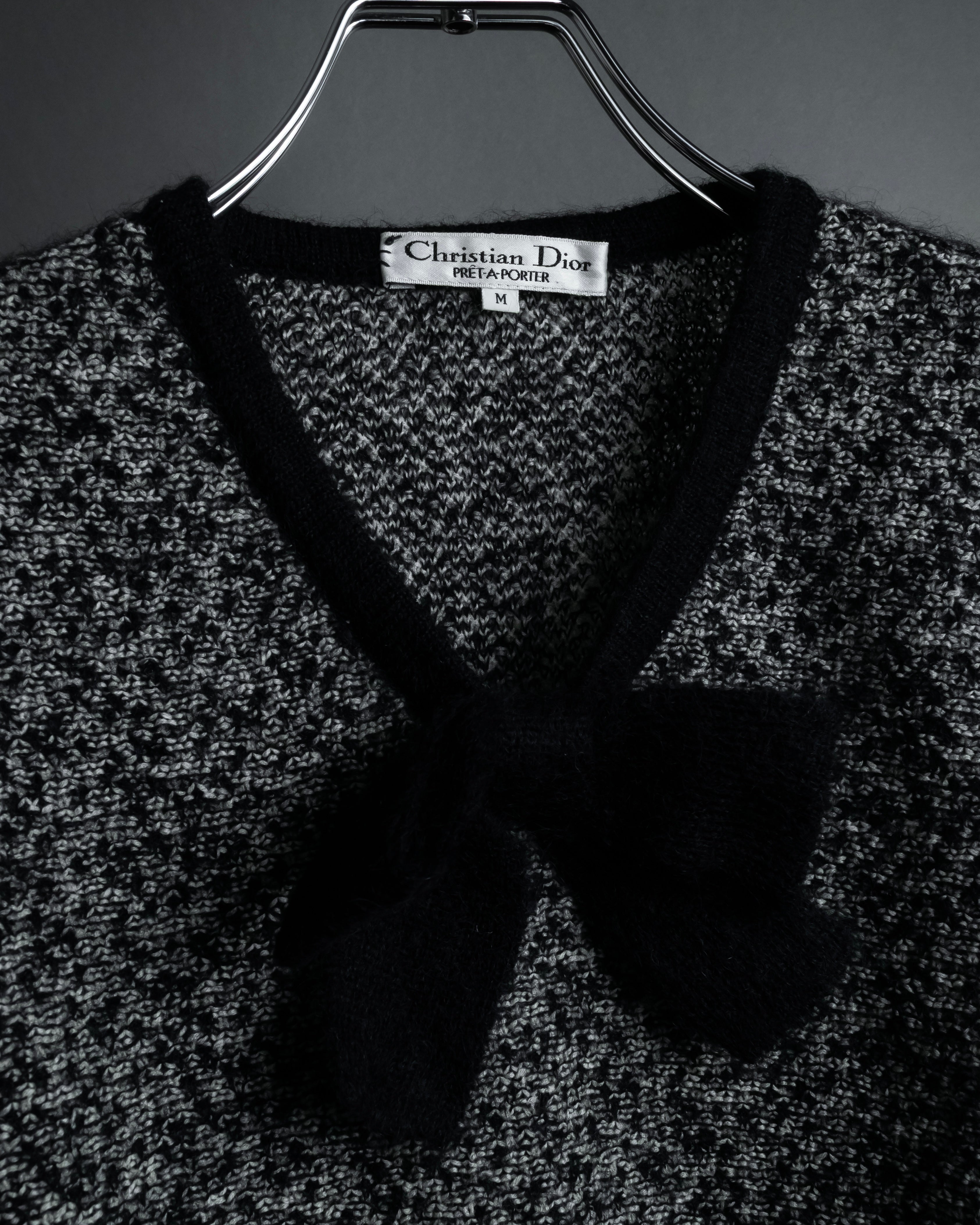 "Christian Dior PRETA PORTER"
Ribbon design mixed yarn knit pullover