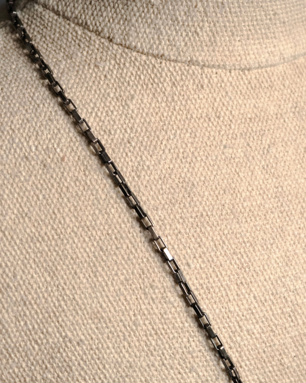 “GUCCI“ 2000’s openwork sphere pendant necklace