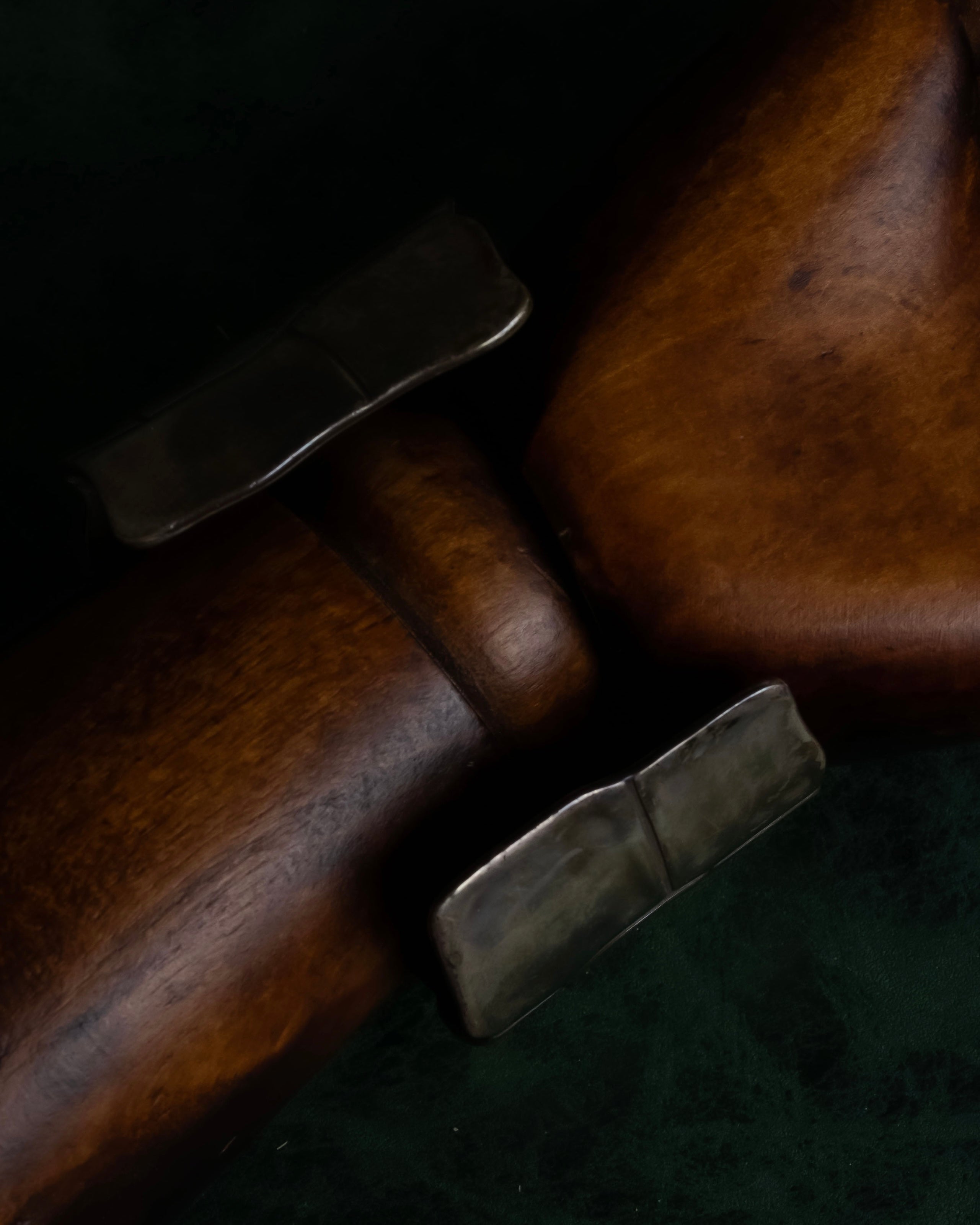 "END CUSTOM JEWELLERS" Square pattern wavy silver bangle