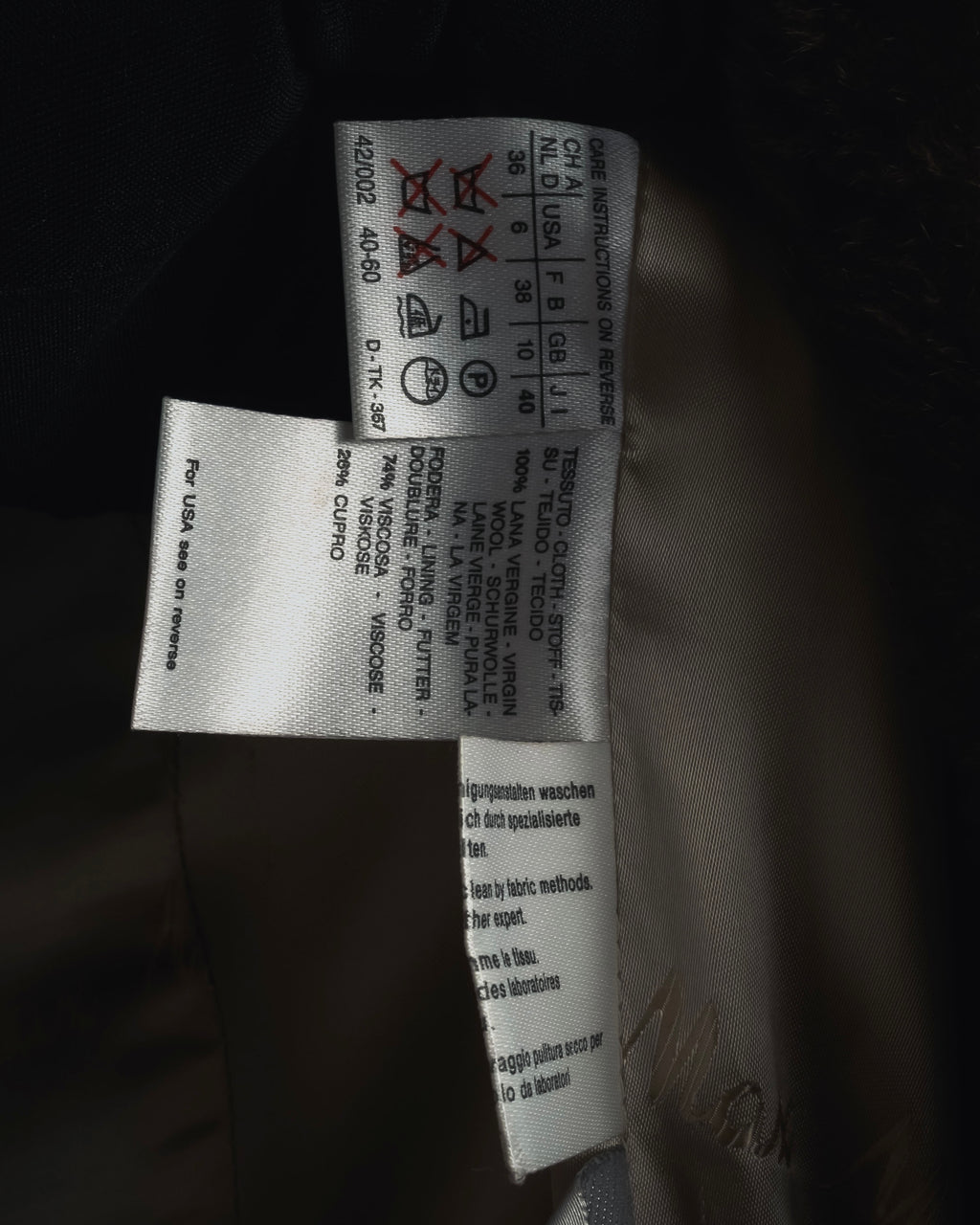 -SPECIAL- "Max Mara"
90’s Detachable fur collar virgin wool long coat