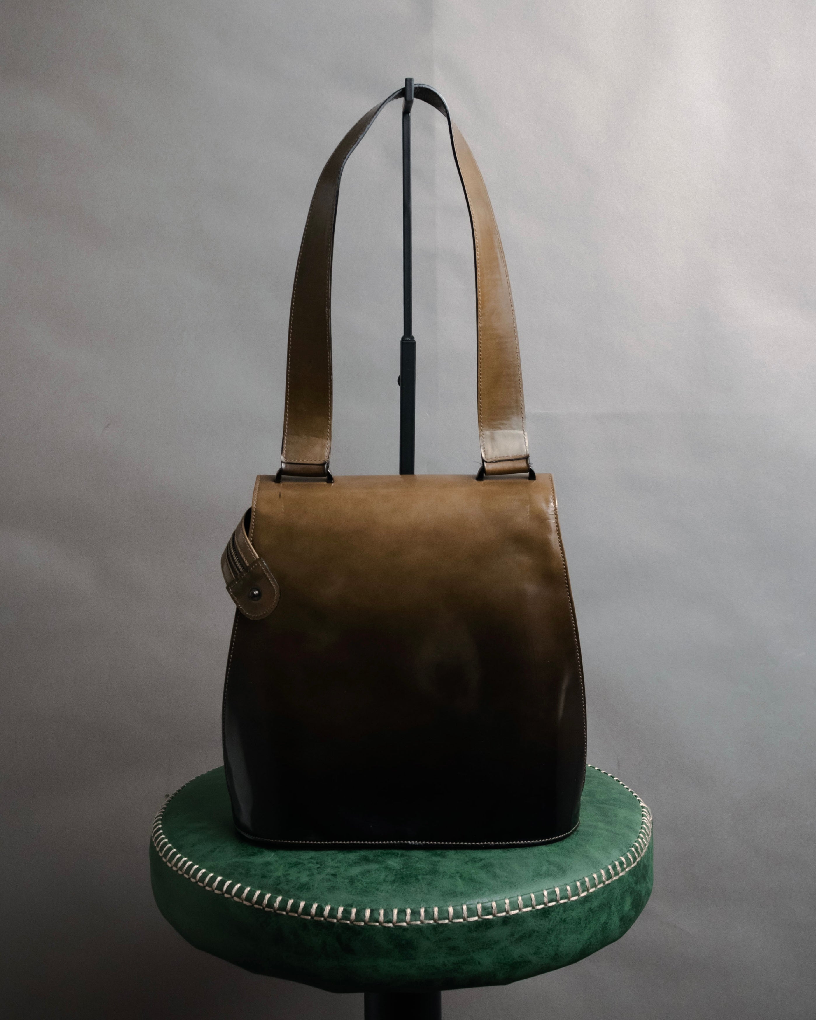 “Salvatore Ferragamo” 90’s-00’s glossy gancini shoulder bag