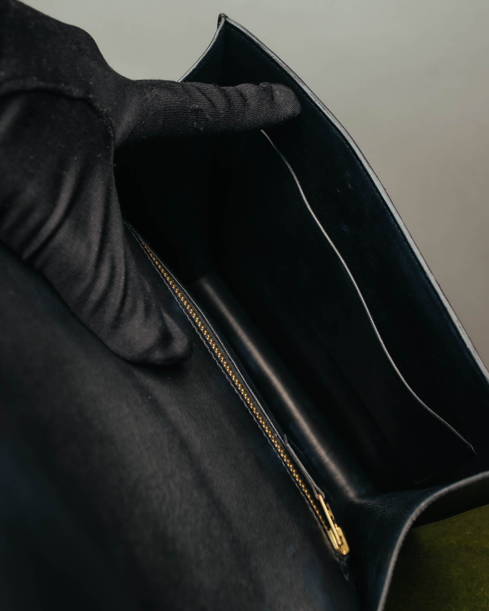 -SPECIAL- “HERMÈS” 80’s-90’s Camargue black leather and canvas shoulder bag