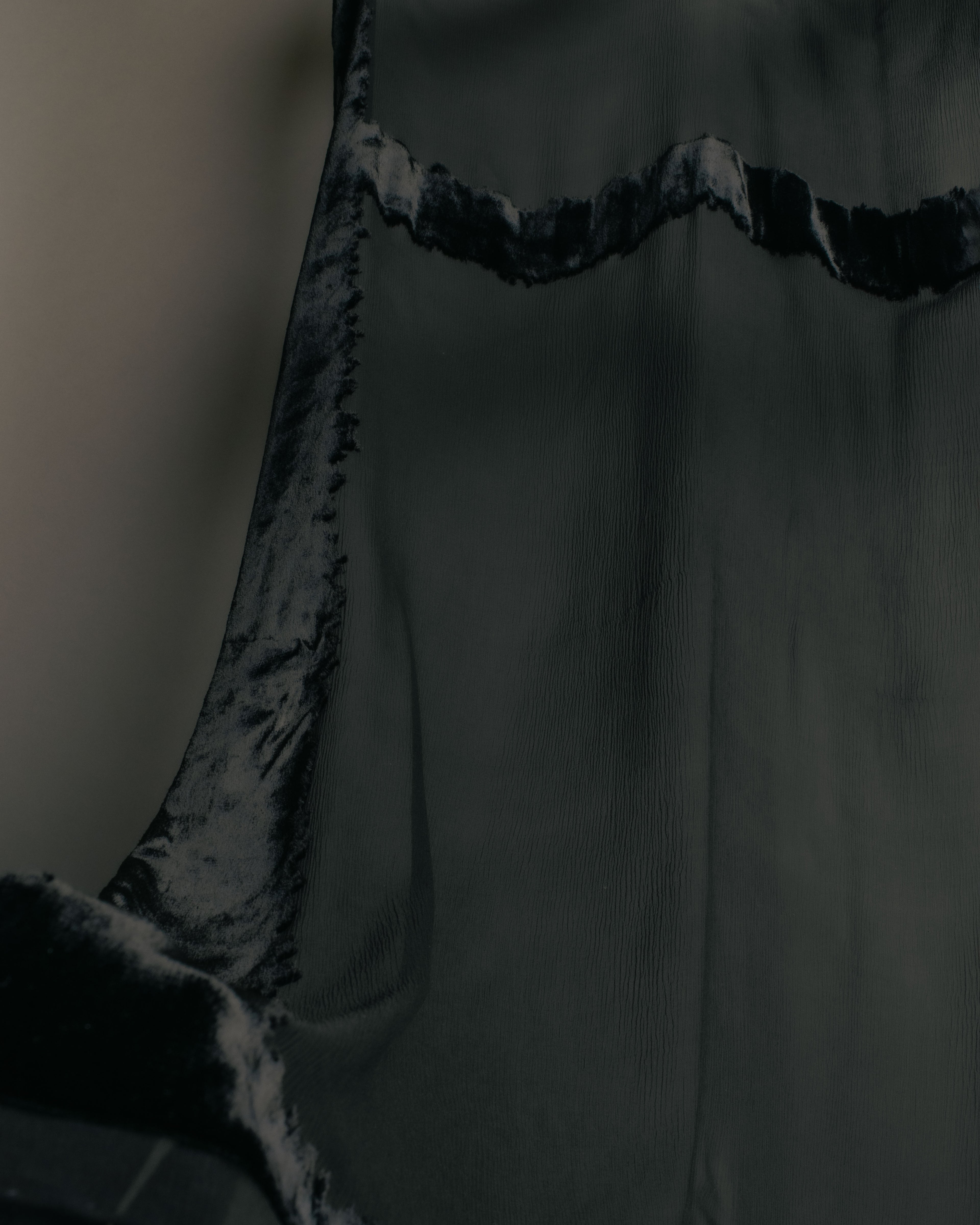 “GUCCI” 90’s-00’s Sheer velvet trimmed silk blend stole