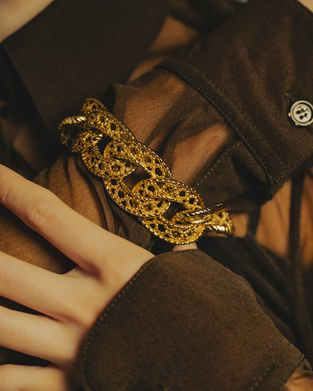 -SPECIAL- “Christian Dior” 70’s-90’s Sculptural openwork gold tone chain bracelet
