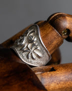 "Vintage flower motif silver ring"