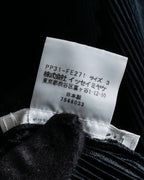 "PLEATS PLEASE ISSEY MIYAKE"
Narrow pleated sleeveless dress