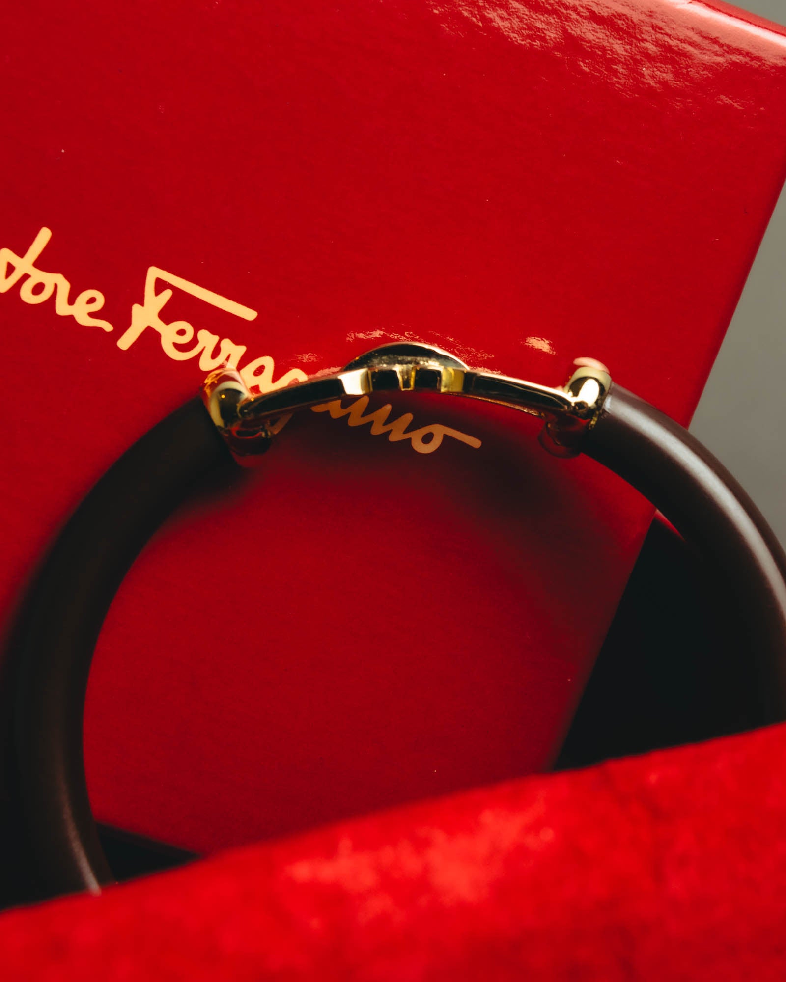 “Salvatore Ferragamo” 90’s-10’s Dark brown double Gancini bangle