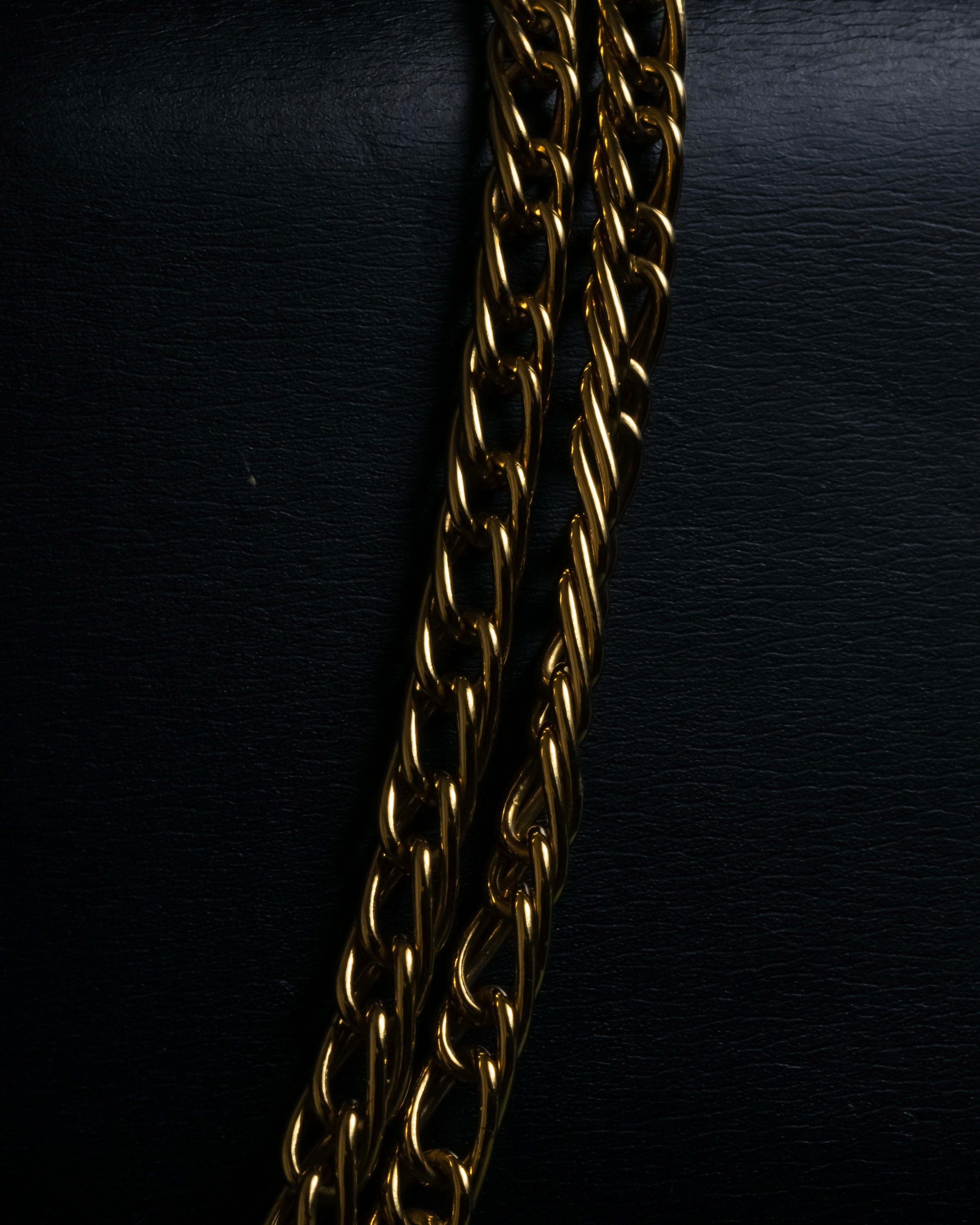 "Cartier" 80’s-90’s sculptural clasp chain shoulder bag