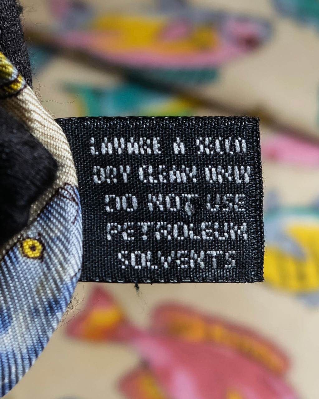 "GUCCI" Colorful fish motif silk neck tie