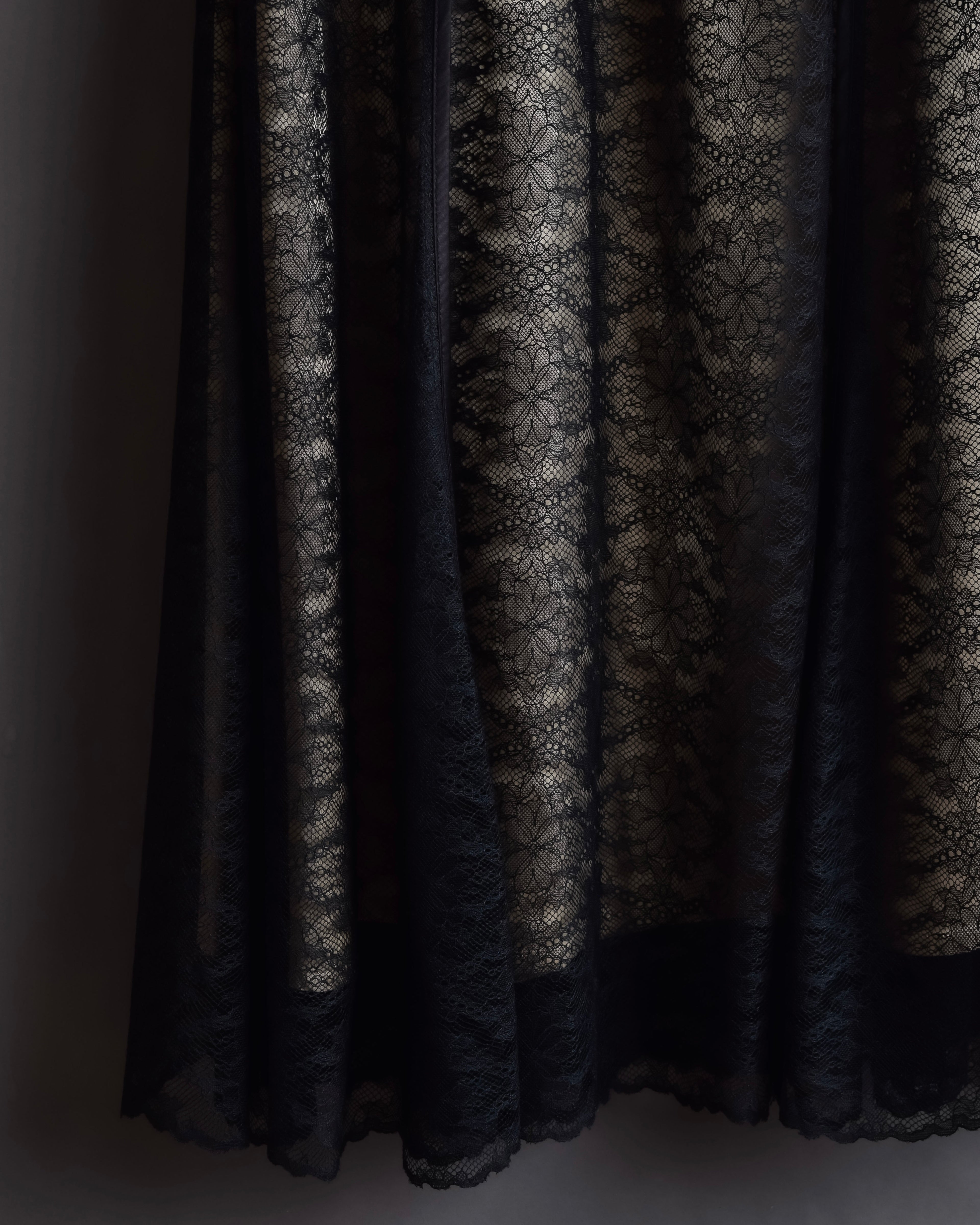 "LANVIN en Bleu" Flowers black lace layered skirt