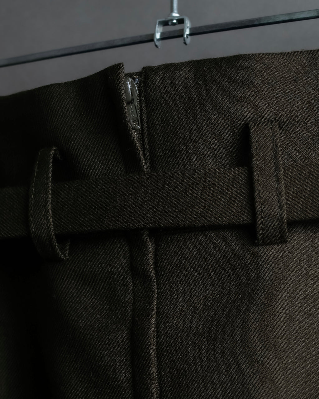 "SUPPORT SURFACE" Belted gather design flare long skirt