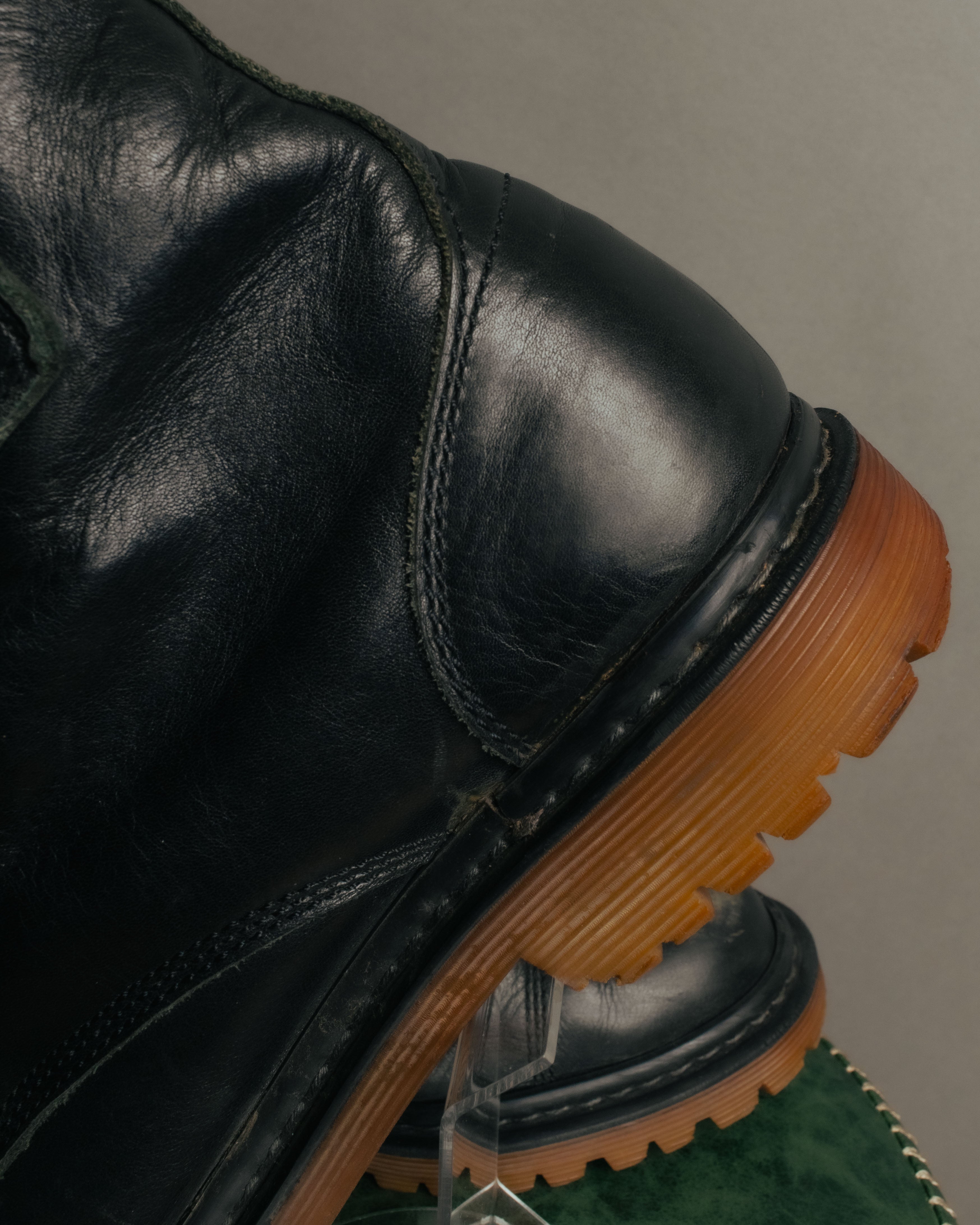 “COMME des GARÇONS HOMME”
00’s-10’s Double buckle leather combat boots
