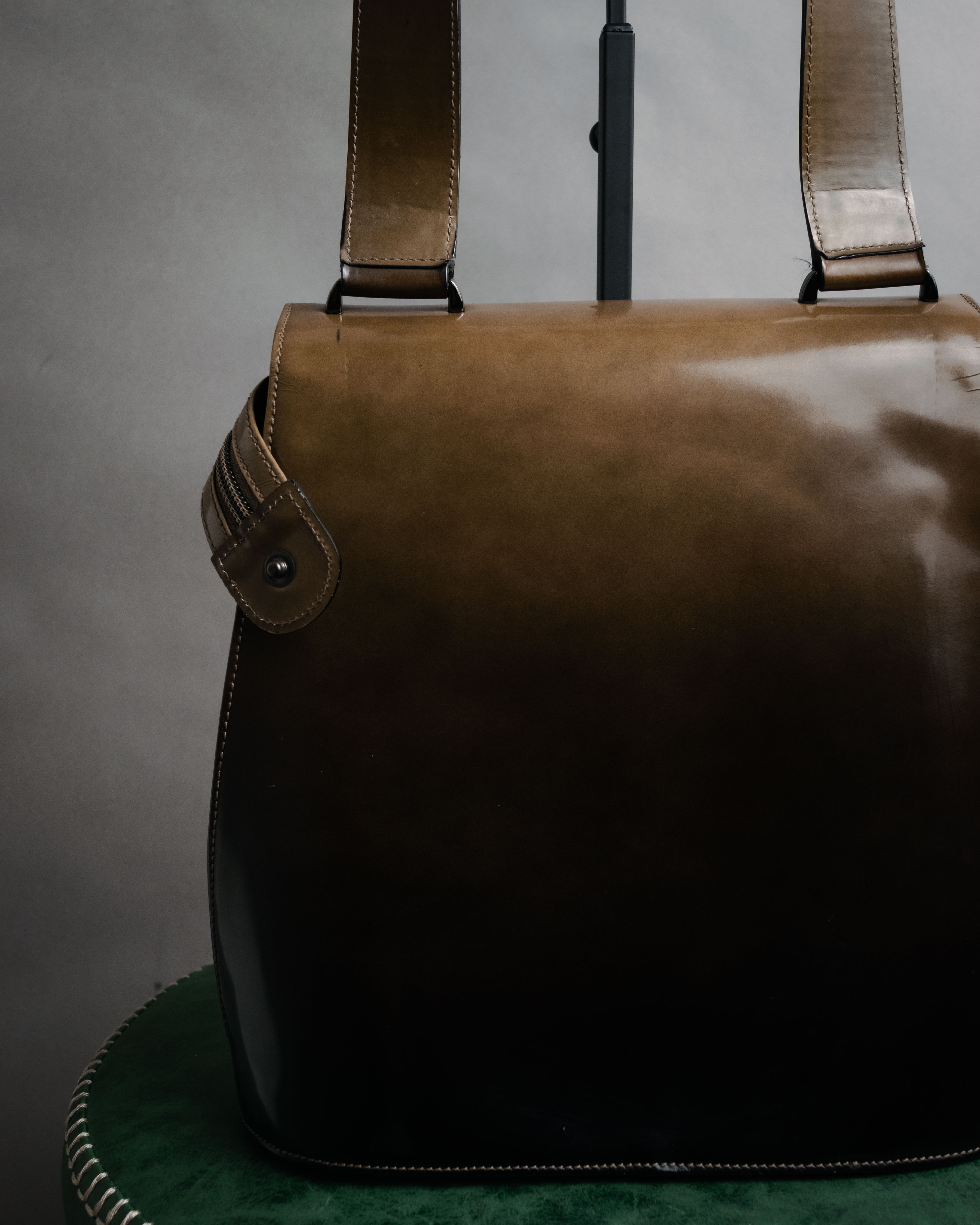 “Salvatore Ferragamo” 90’s-00’s glossy gancini shoulder bag
