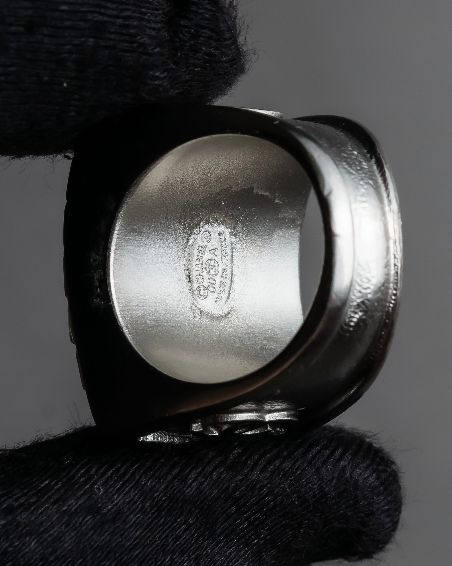 "CHANEL" 00AW Karl Lagerfeld period clear stone design logo engraved ring