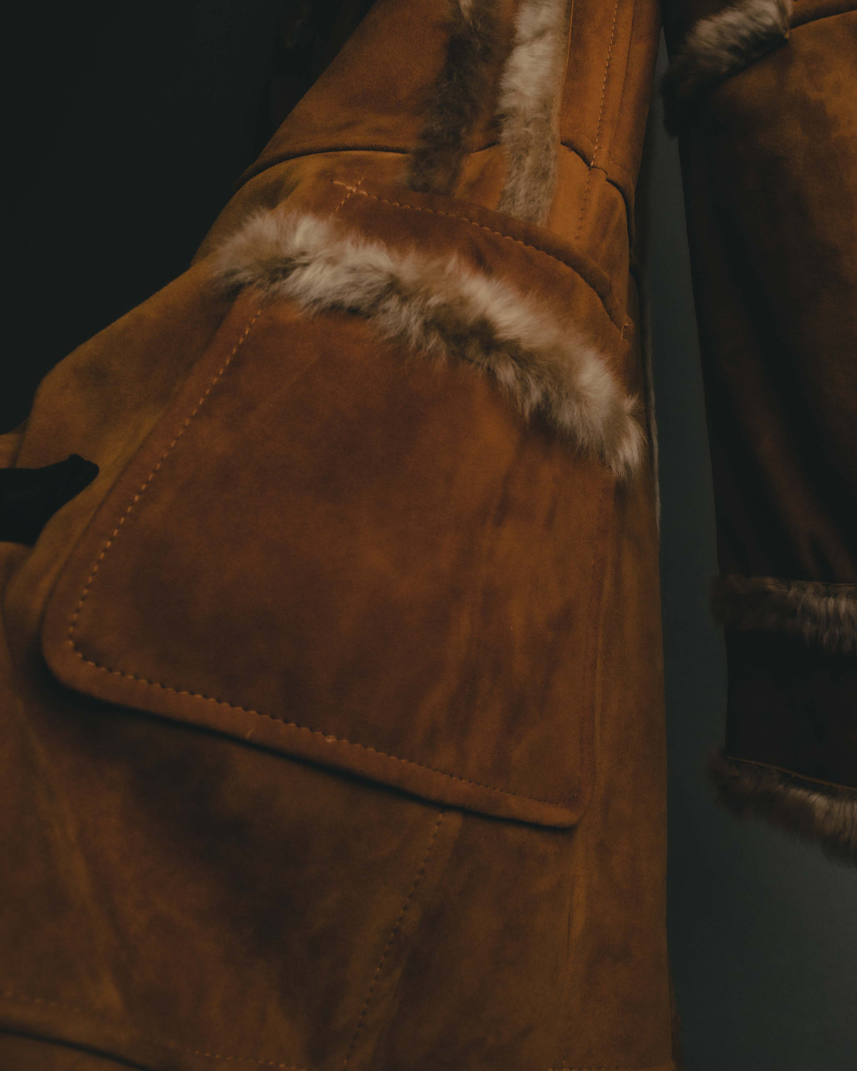 “DKNY” 90’s-00’s Italian shearling paneled long coat