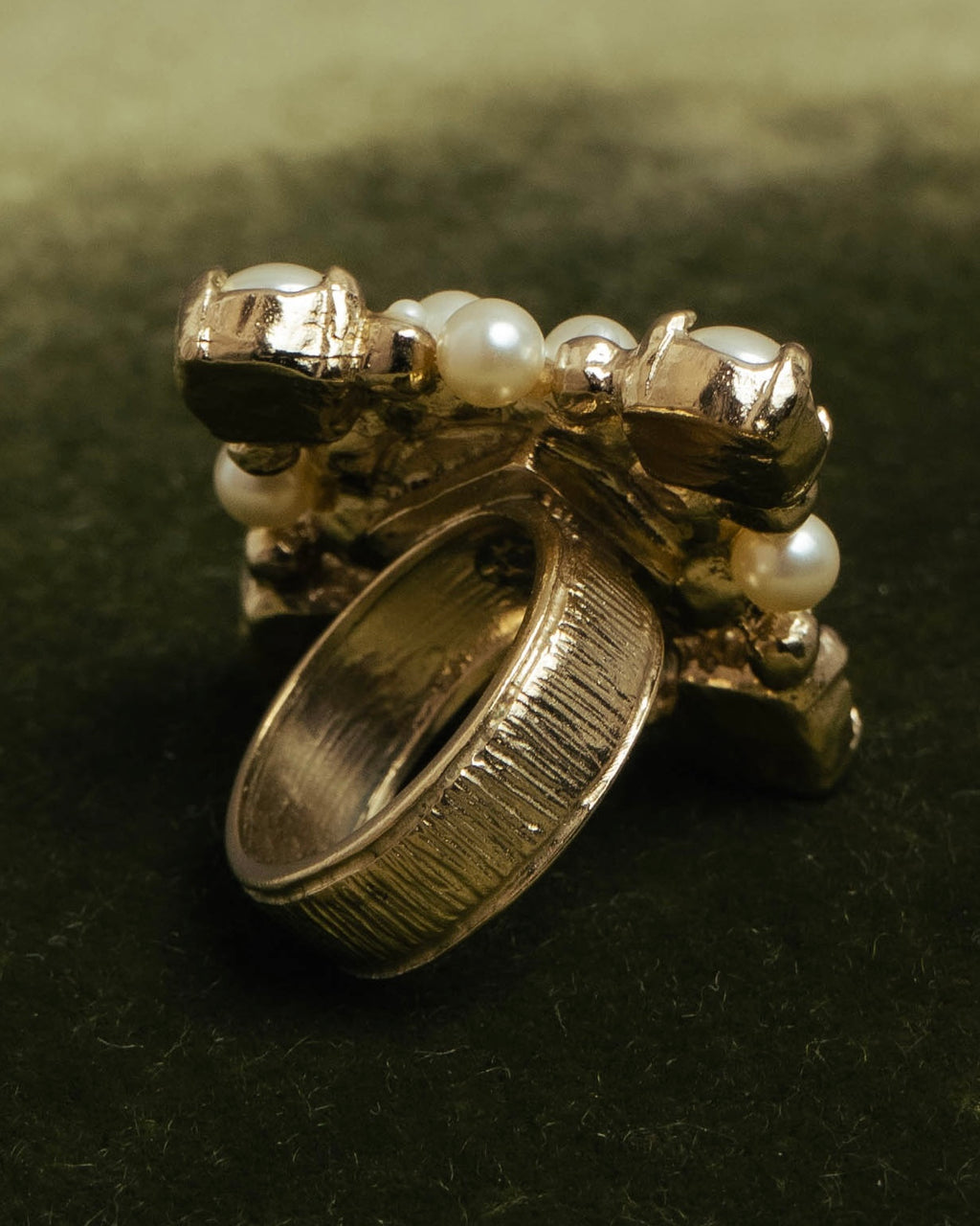 -SPECIAL- “CHANEL” 2013 high summer pearl cc cocktail ring