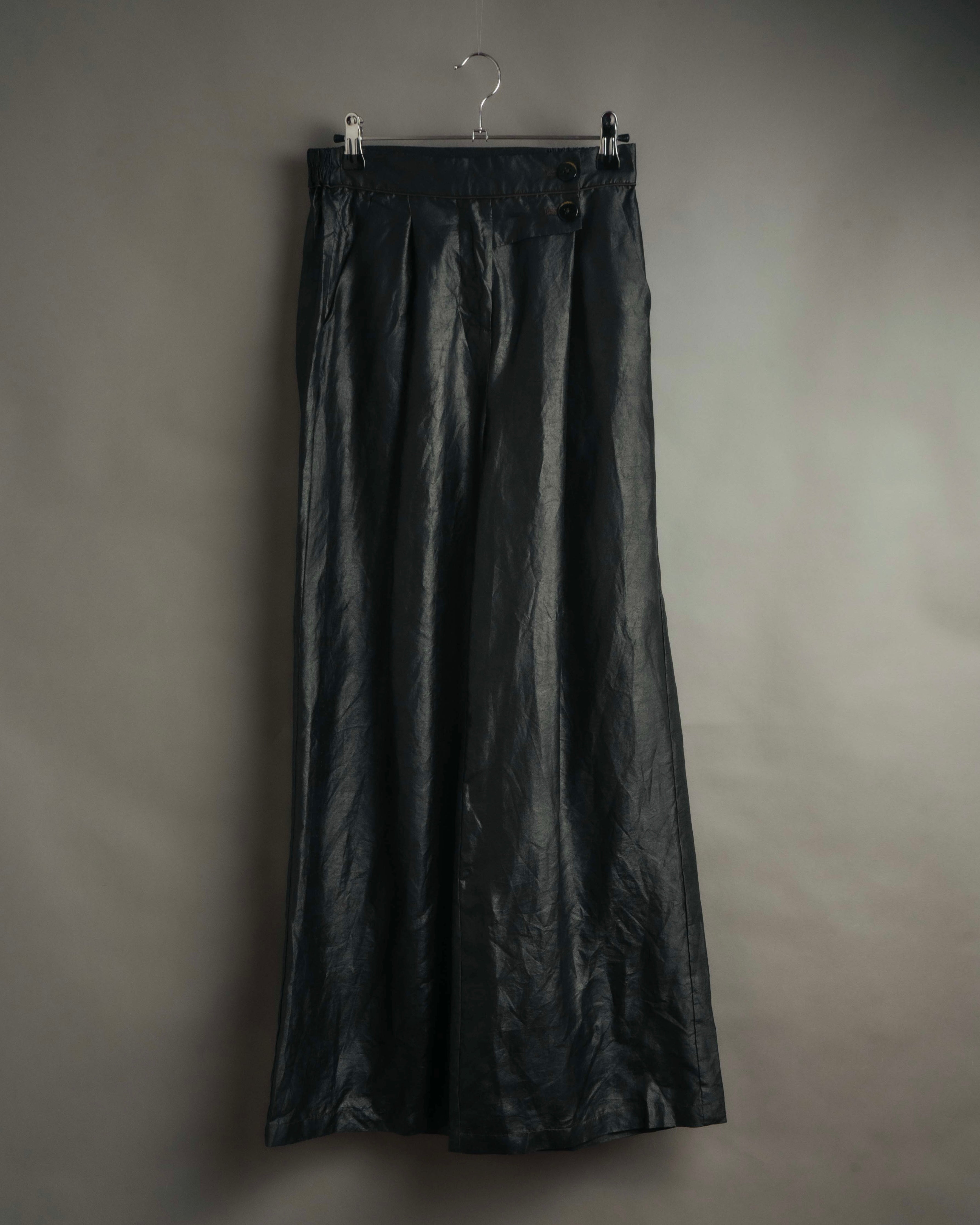 -MOOD Vintage Collections-
90’s-00’s Shiny textured wide leg trousers