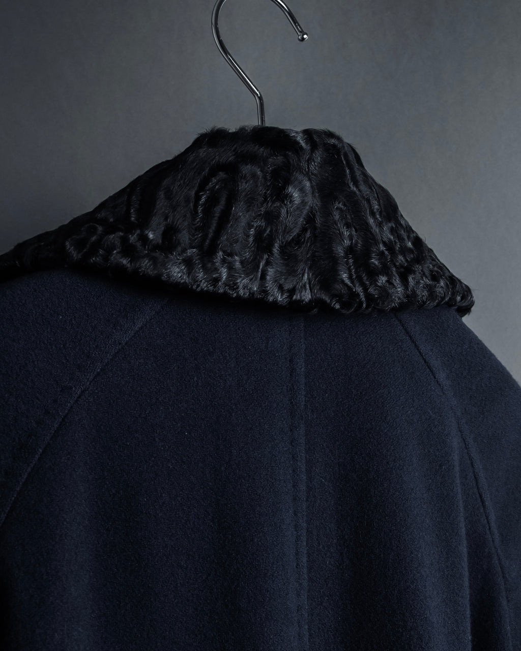 -SPECIAL- "CARUSO"
 Fur collar design belted melton coat