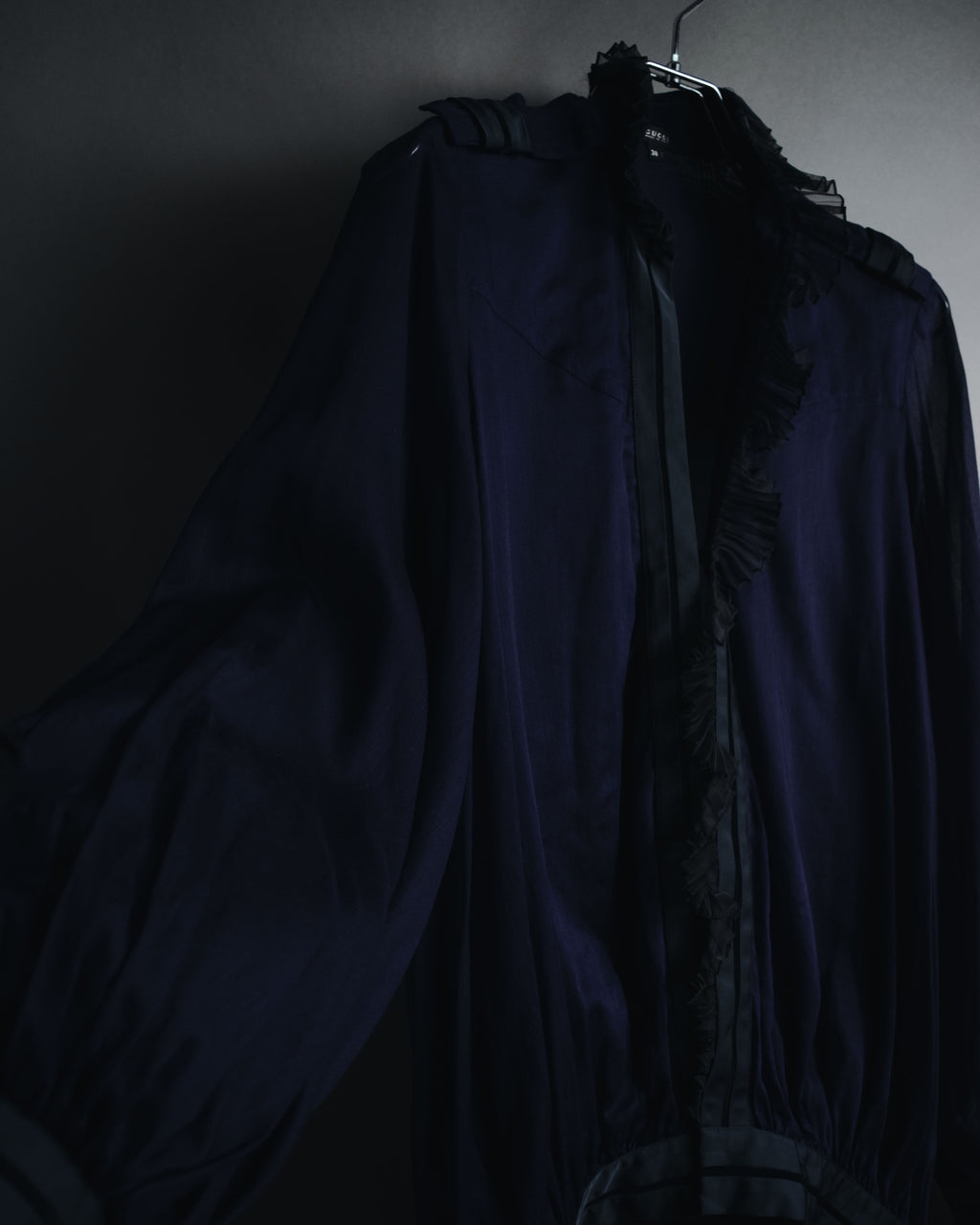 "GUCCI" 90’s-00’s military romantic ruffle blouse