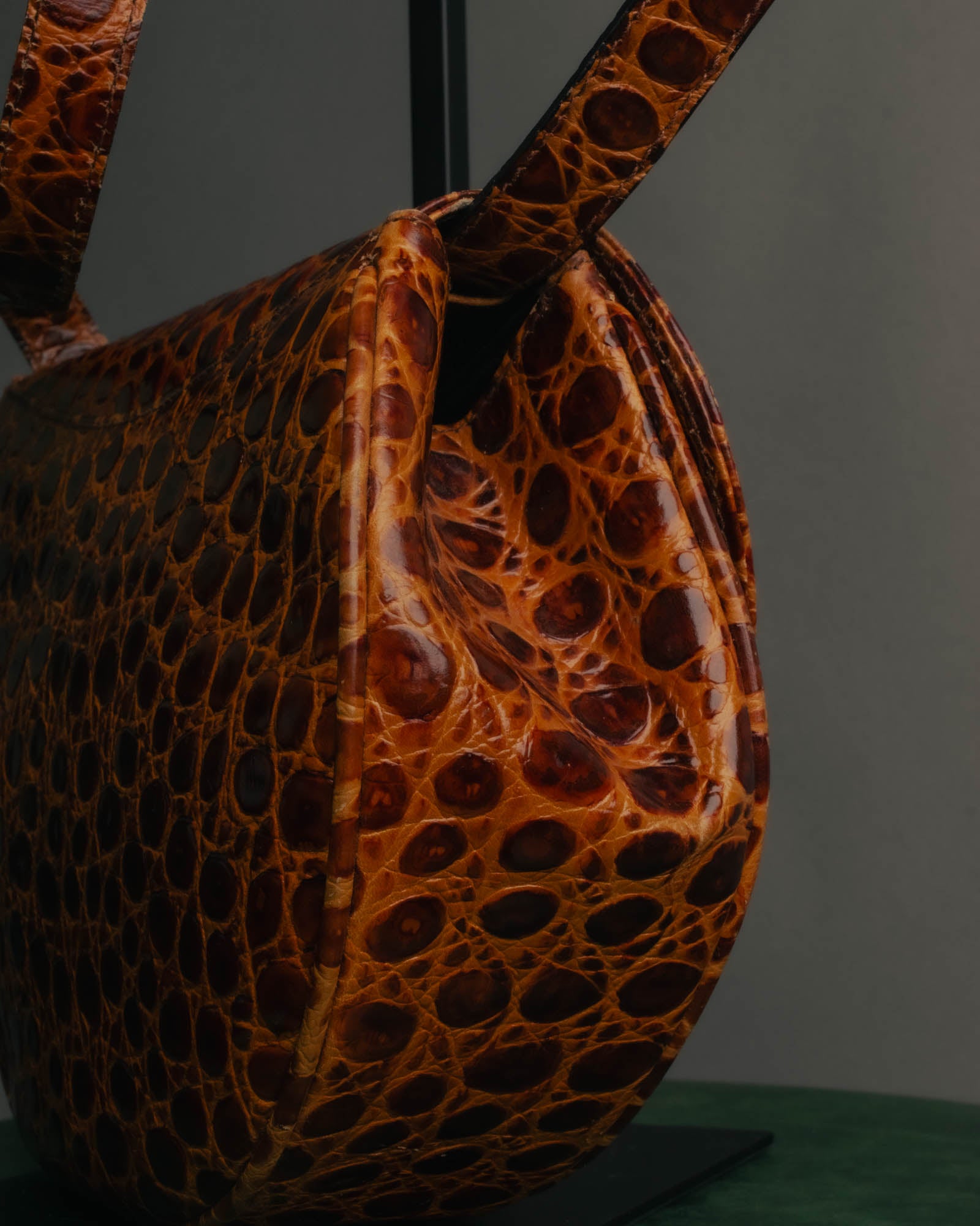 -SPECIAL- "Salvatore Ferragamo" 90's Glossy crocodile pattern shoulder bag