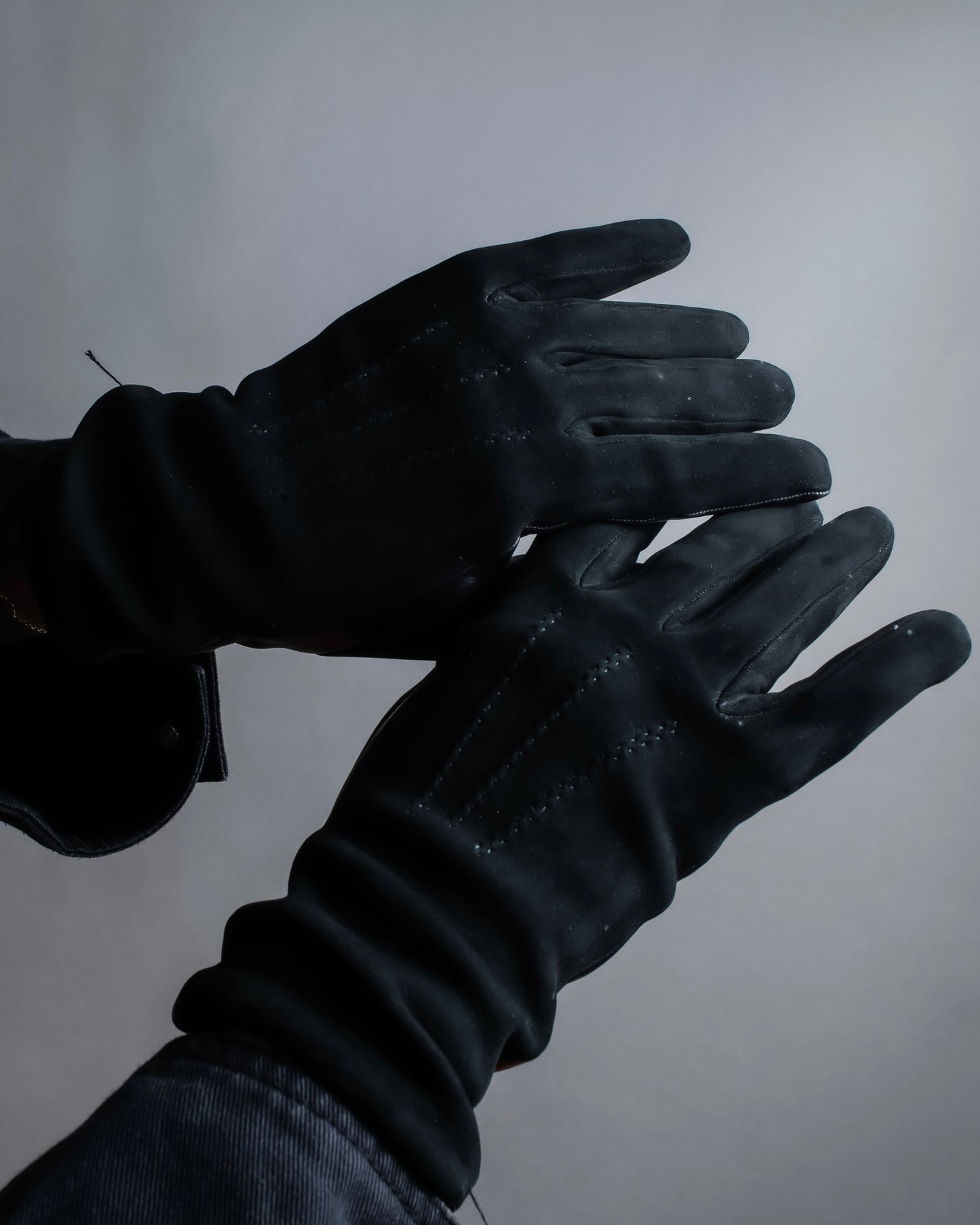 "HERMES" Leather switching design inner brushed feel gloves