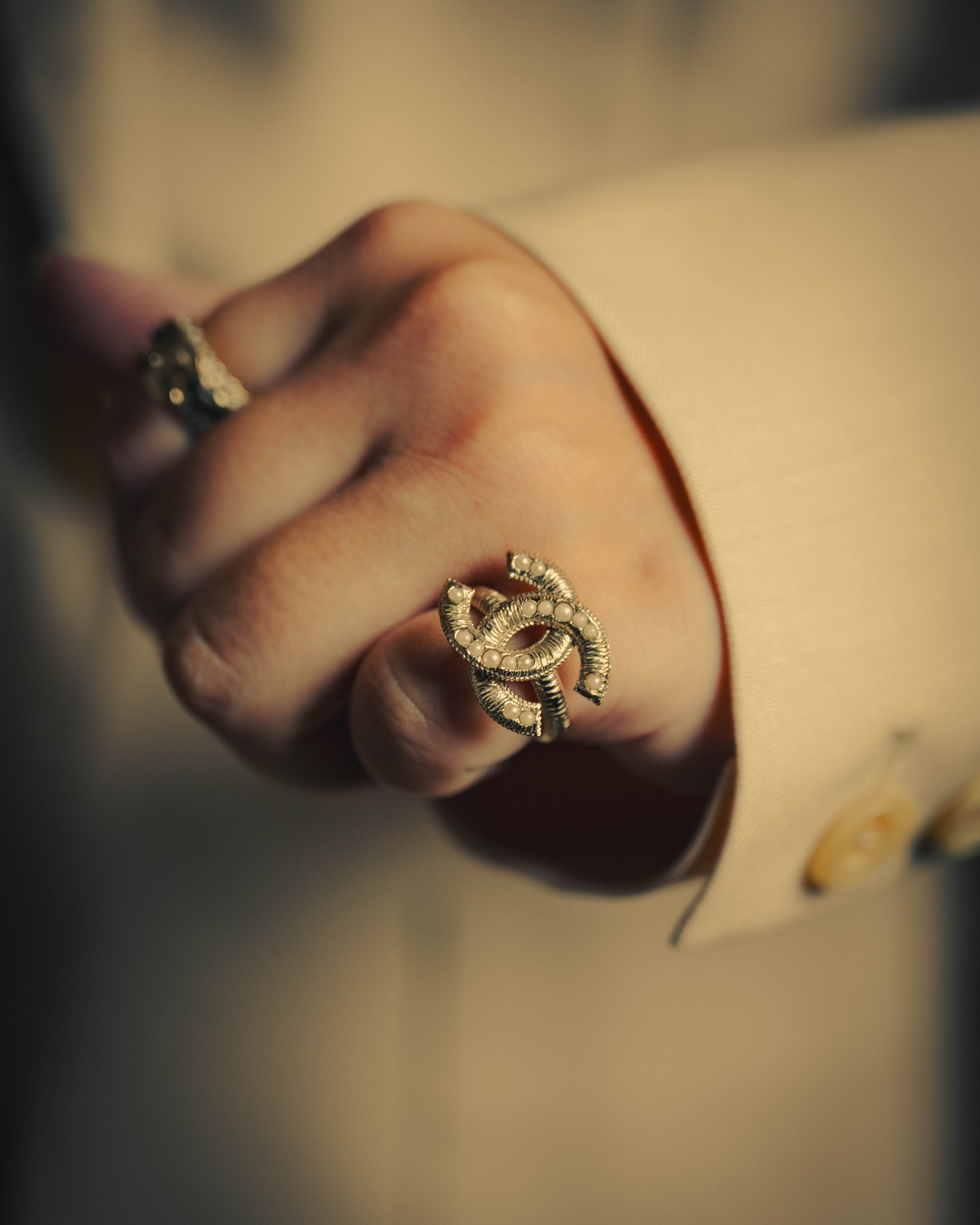 –SPECIAL– "CHANEL" Sculptural pearl double c costume ring